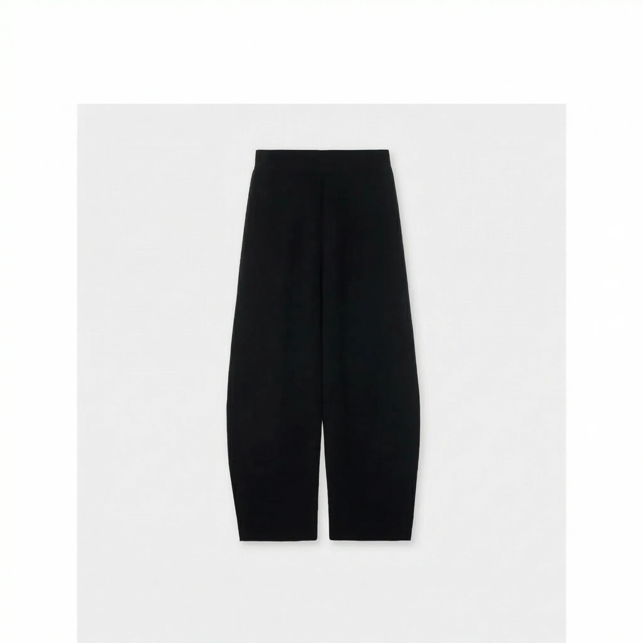 Elegant Knitwear Collection - Image 18