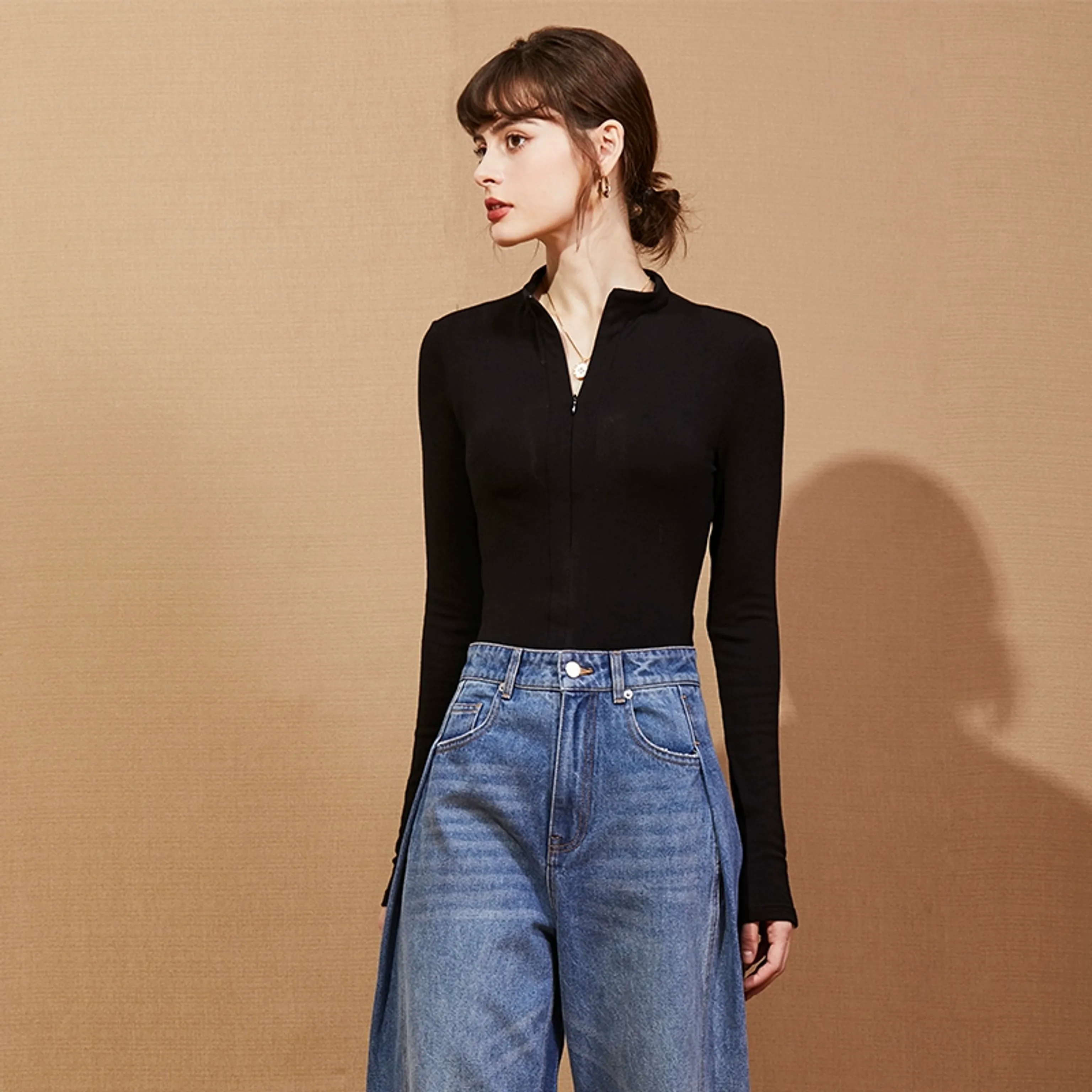 Elegant Long-Sleeve Zippered Top - Image 7