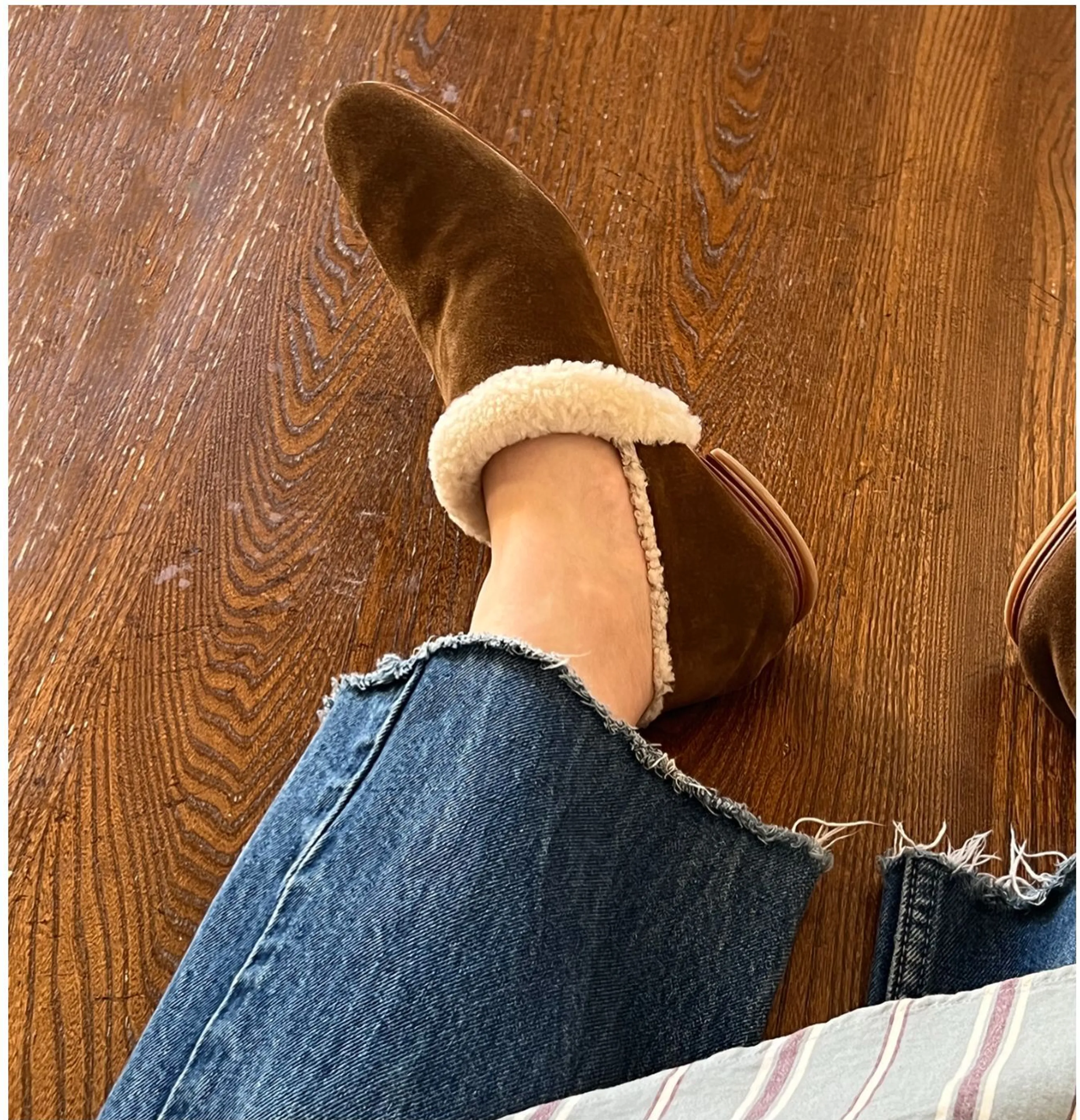 Elegant Sheepskin Slip-On - Image 5