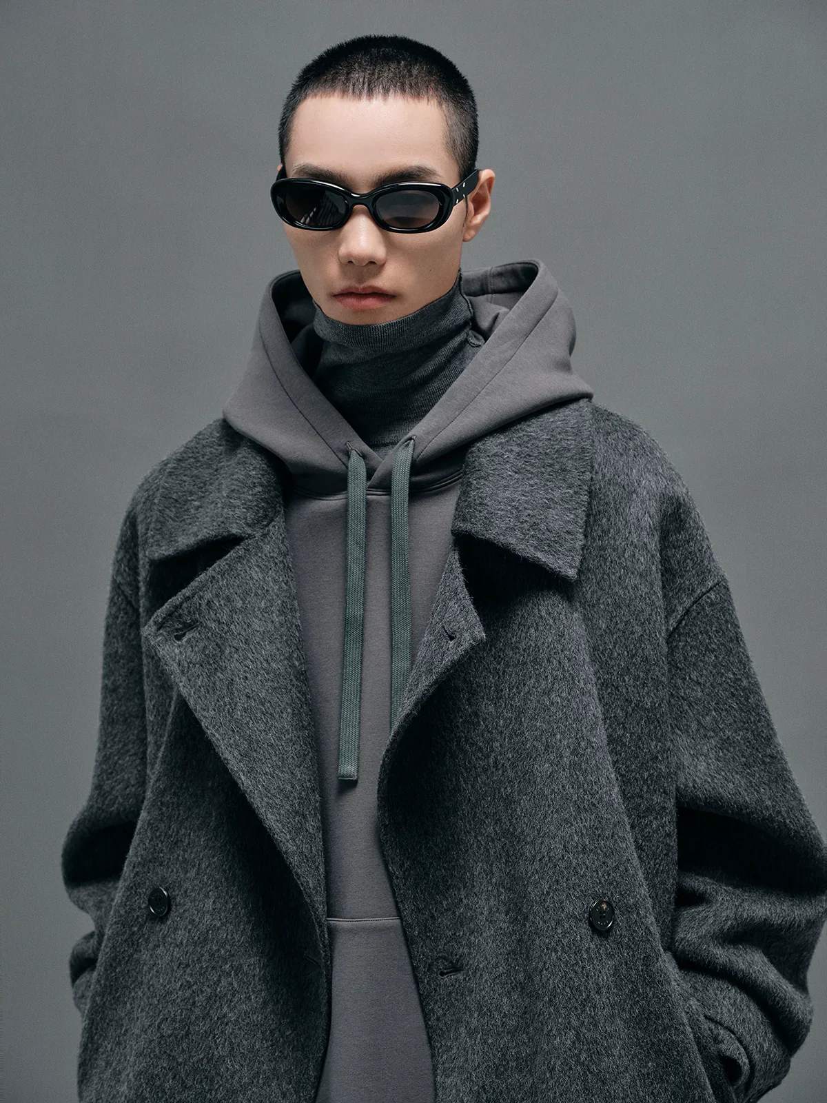 Embroidered Hooded Sweatshirt and Straight-Leg Cropped Pants - Image 4