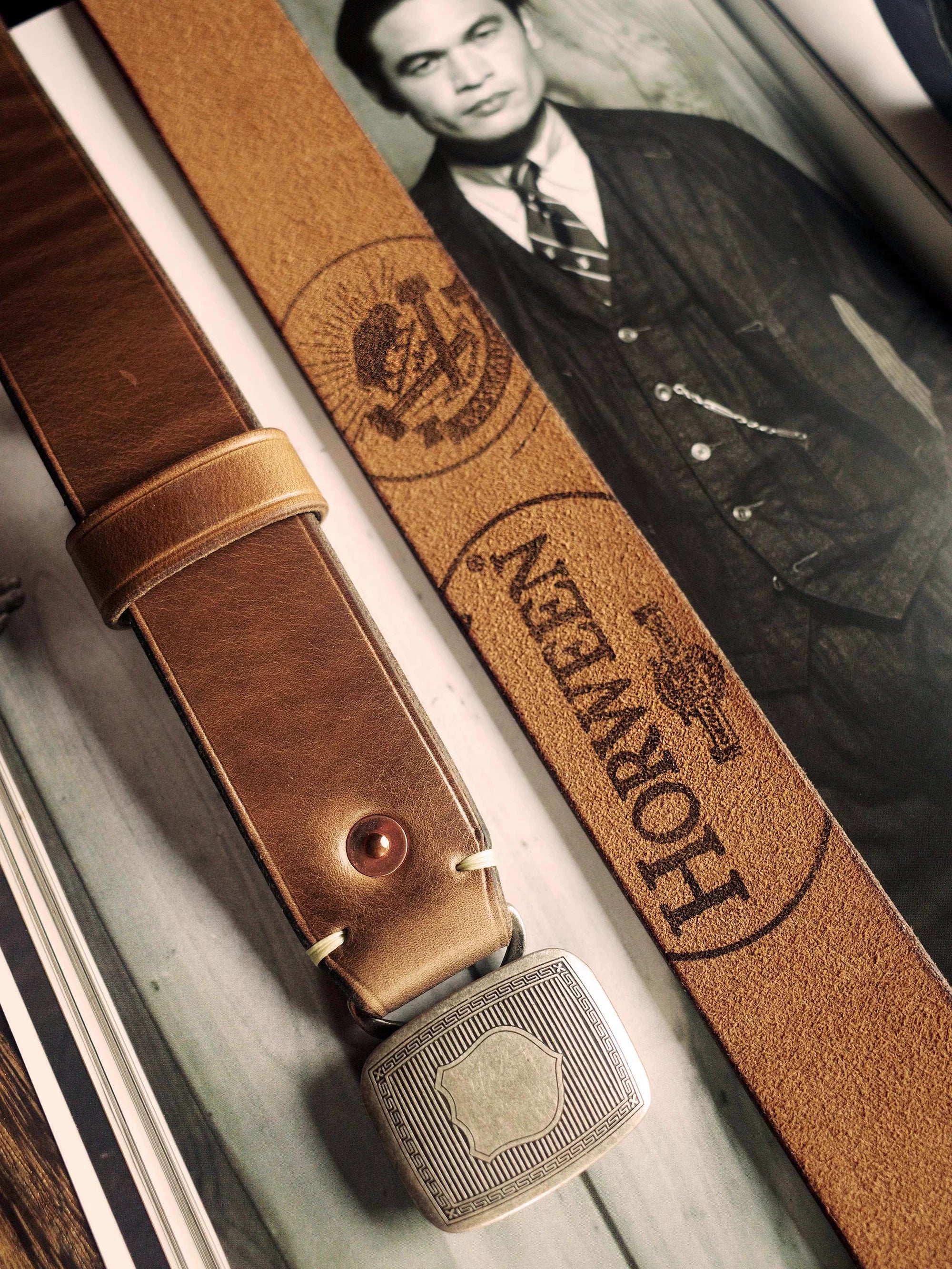 Engraved Plaque Buckle Leather Belt - Image 5