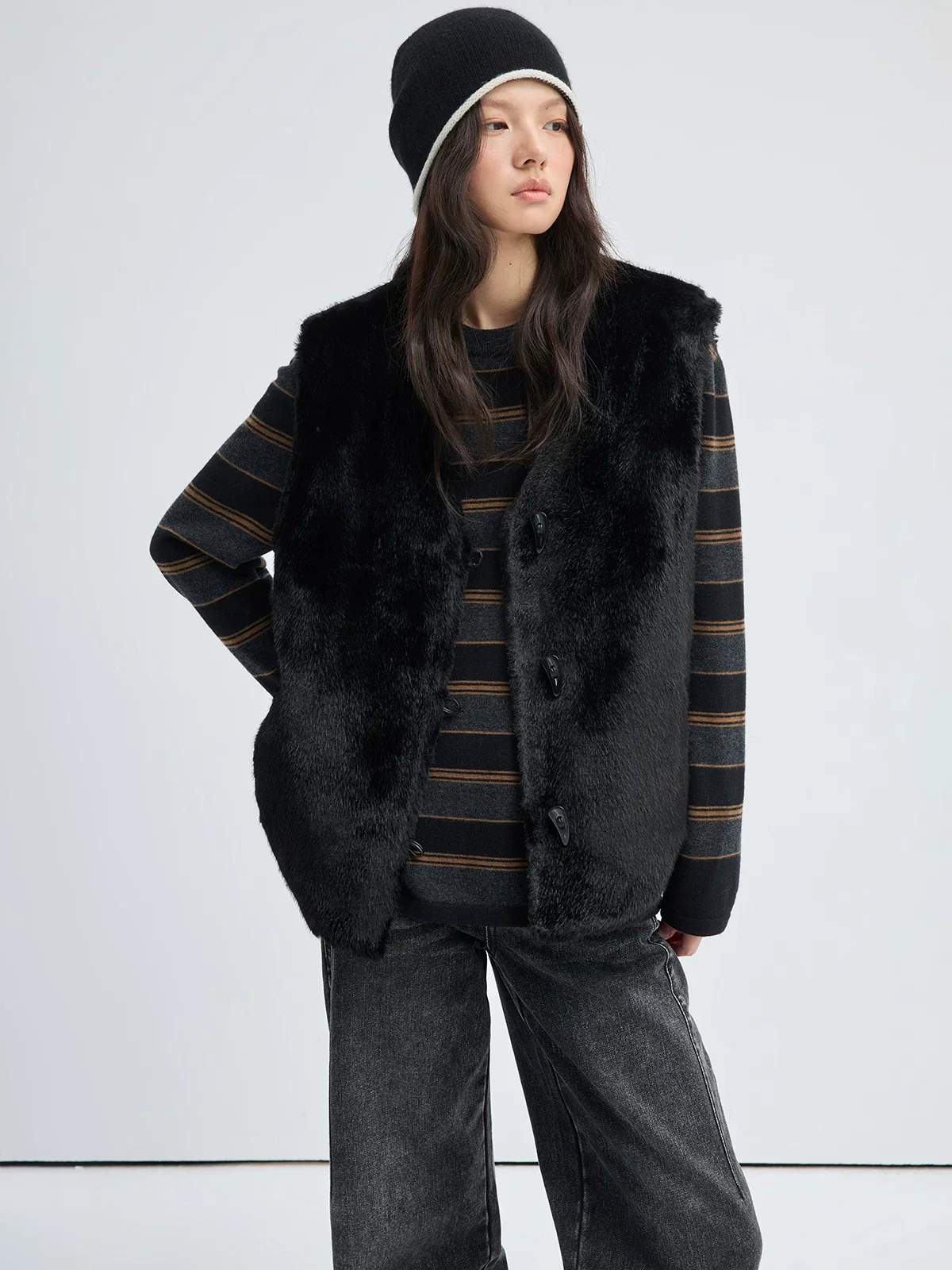 Faux Fur Vest - Image 4
