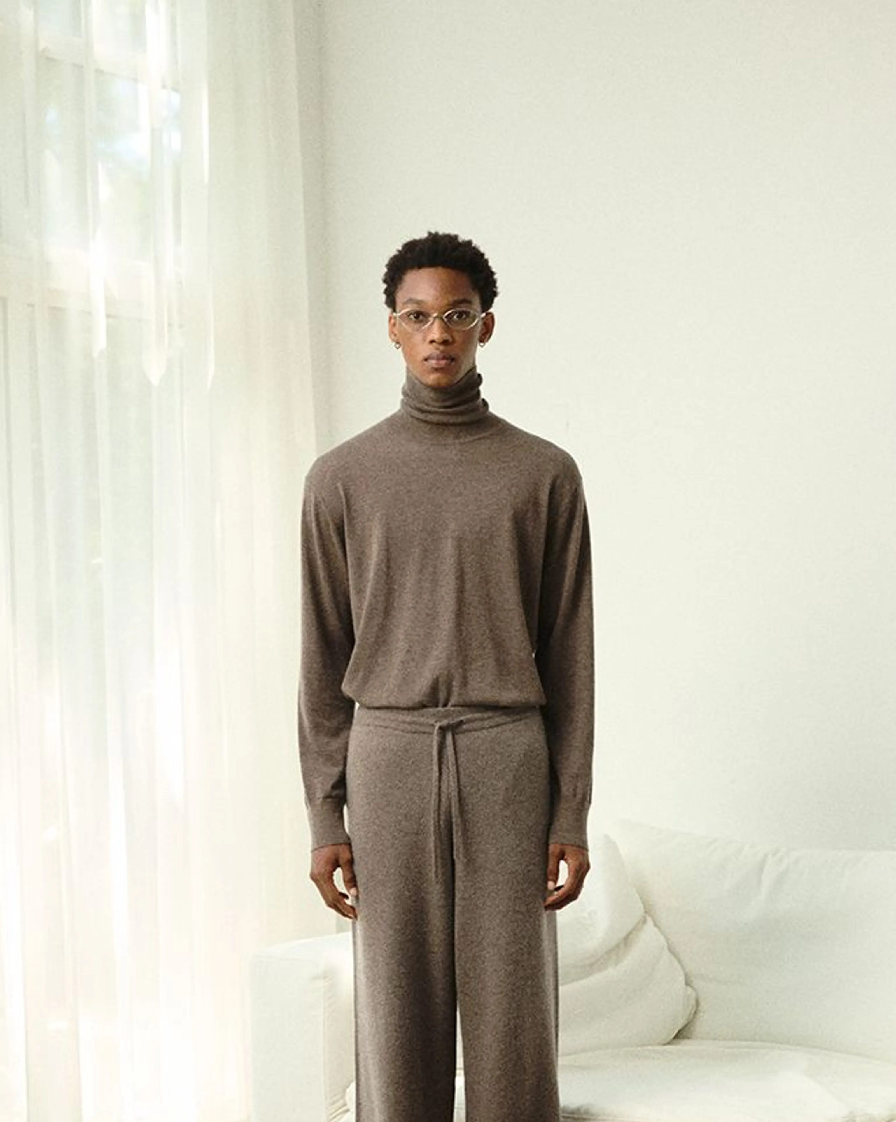 Fine-Gauge Wool-Cashmere Turtleneck