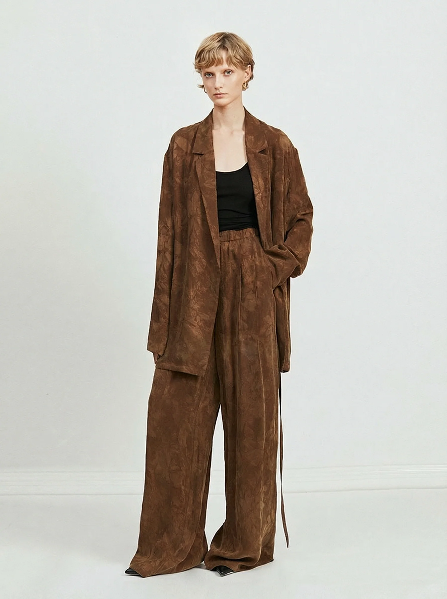 Floral Jacquard Suit - Image 4