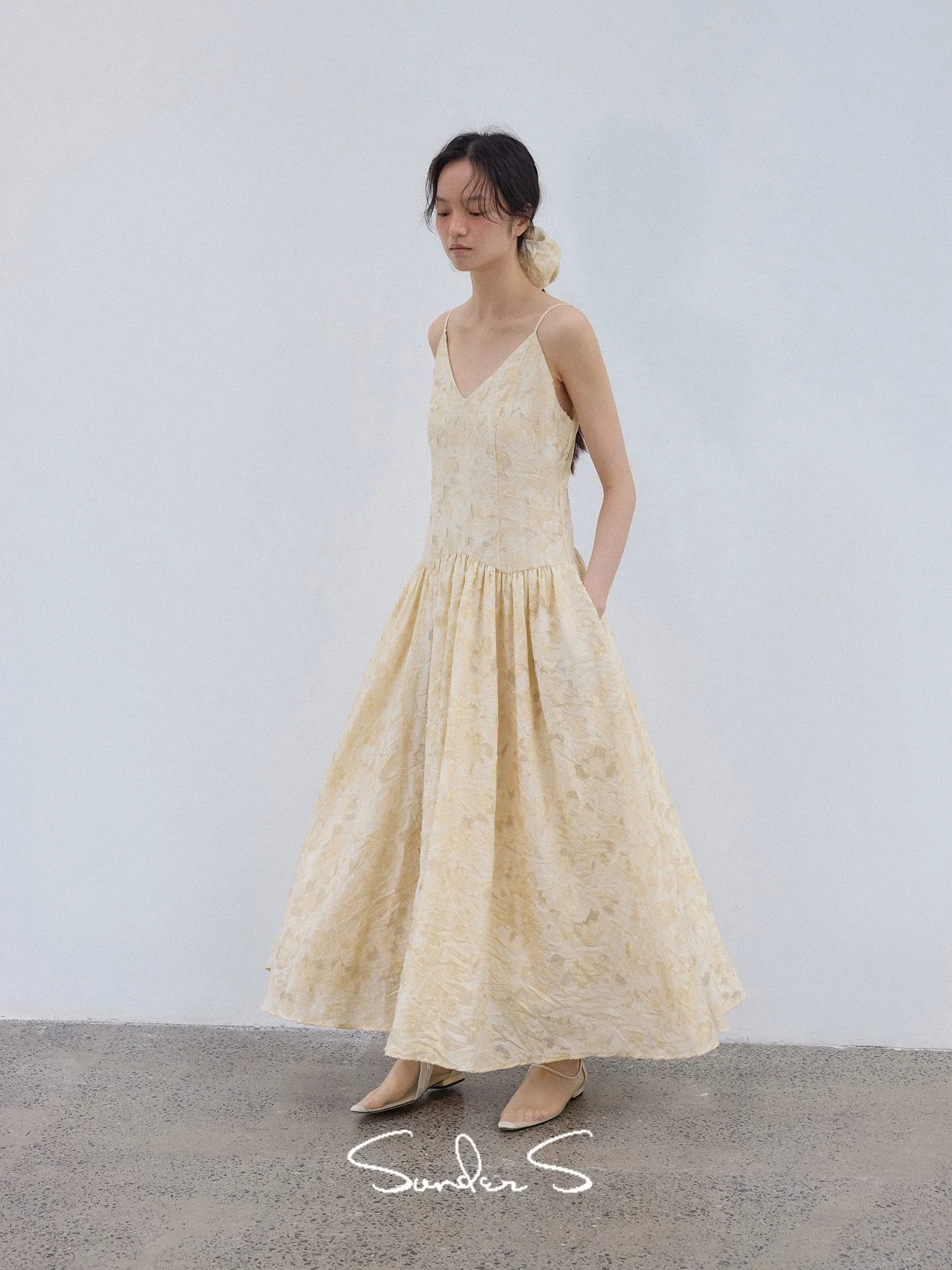 Floral Jacquard V-Neck Cami Dress - Image 3