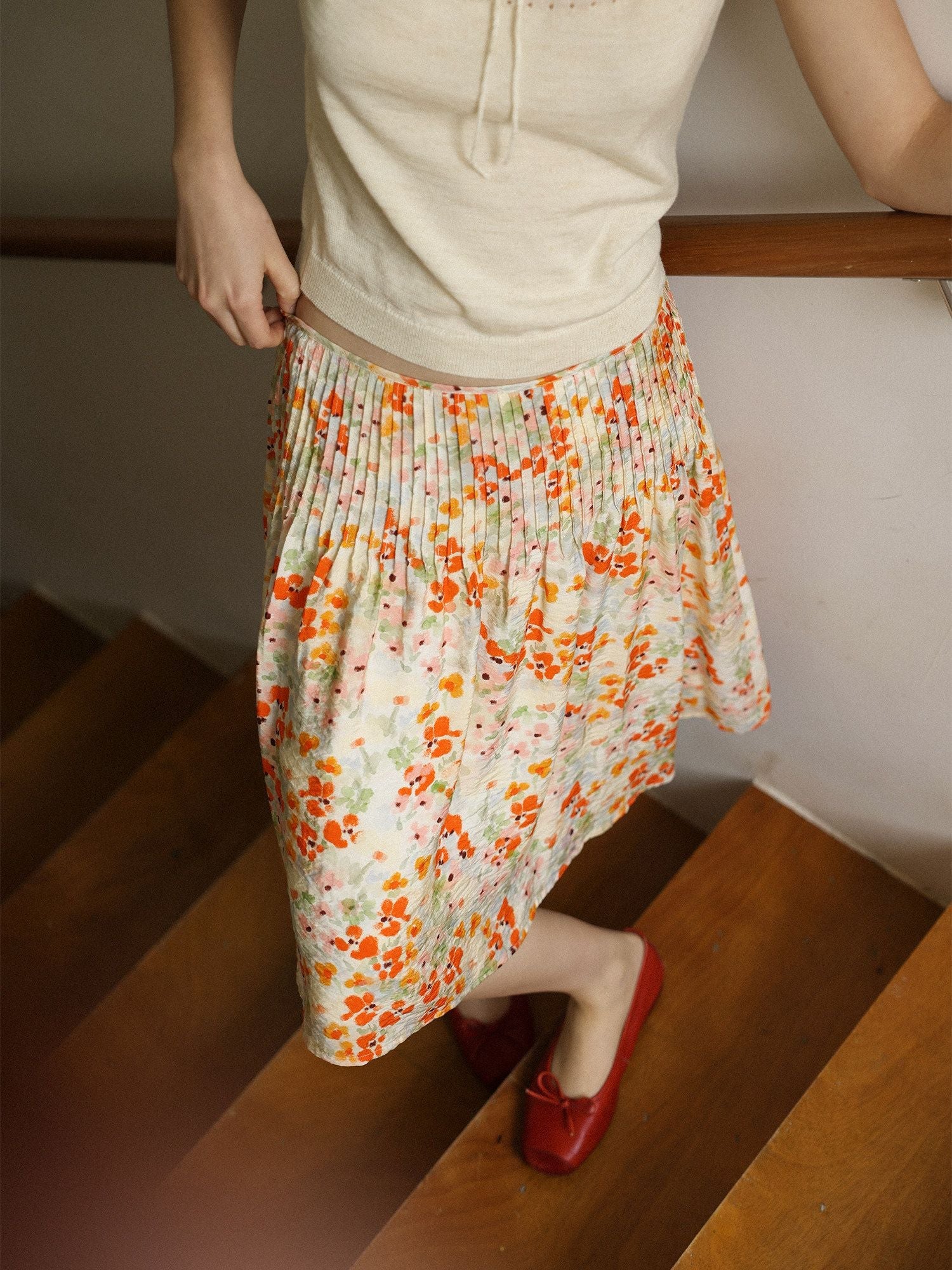 Floral Mulberry Silk Pleated Skirt - Image 2