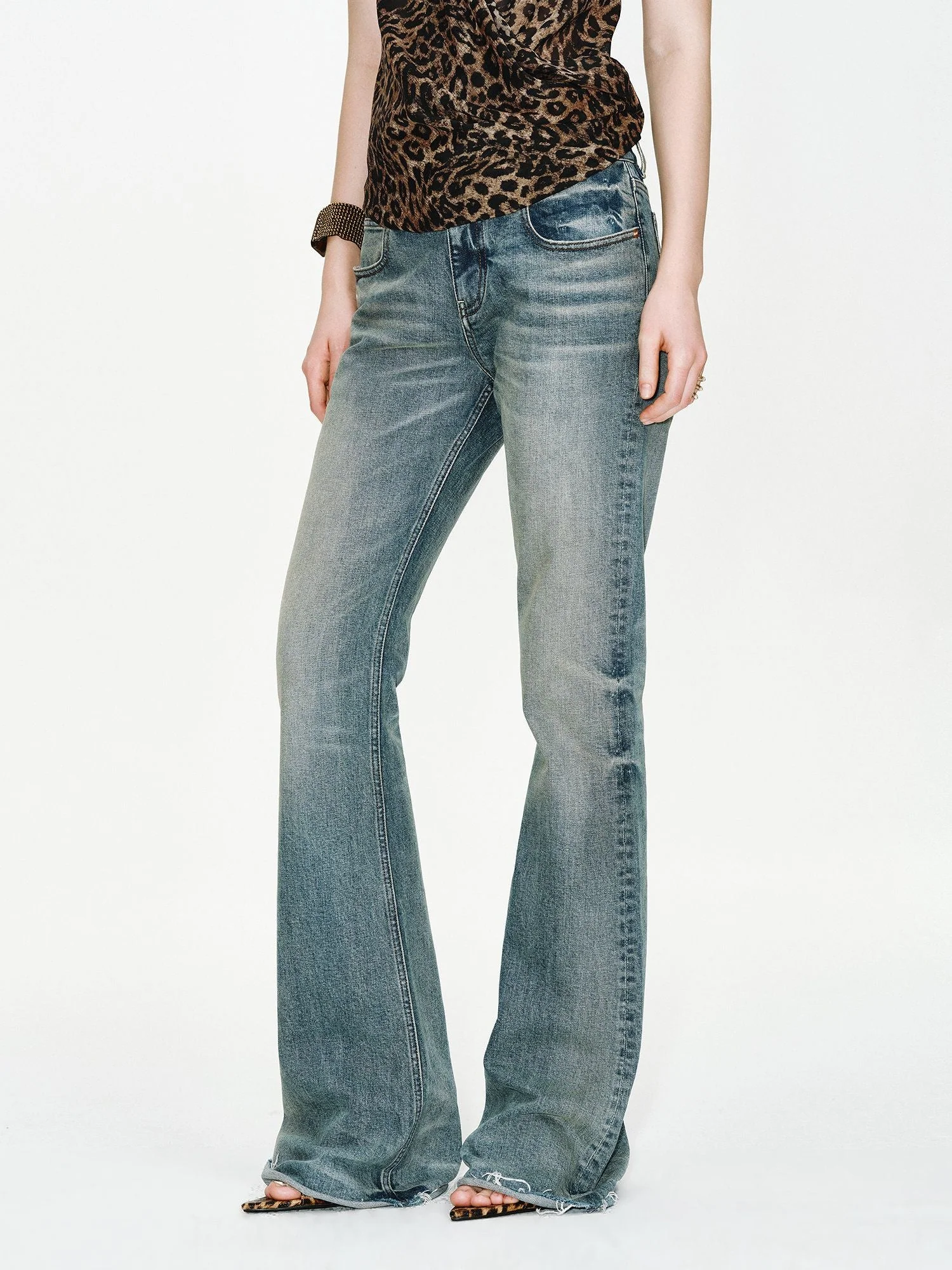 Frayed Hem Flare Jeans - Image 4