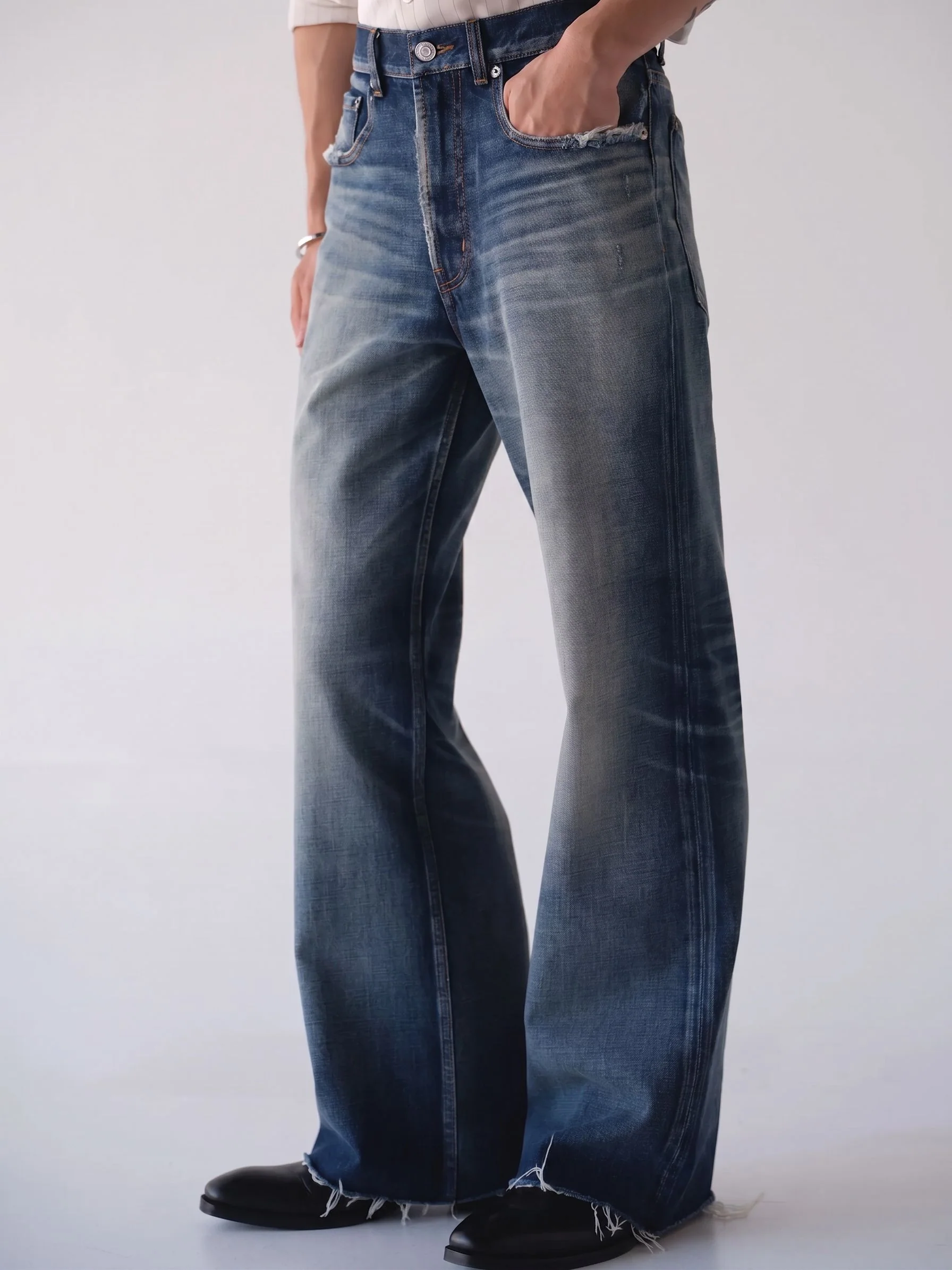 Frayed Hem Wide Jeans