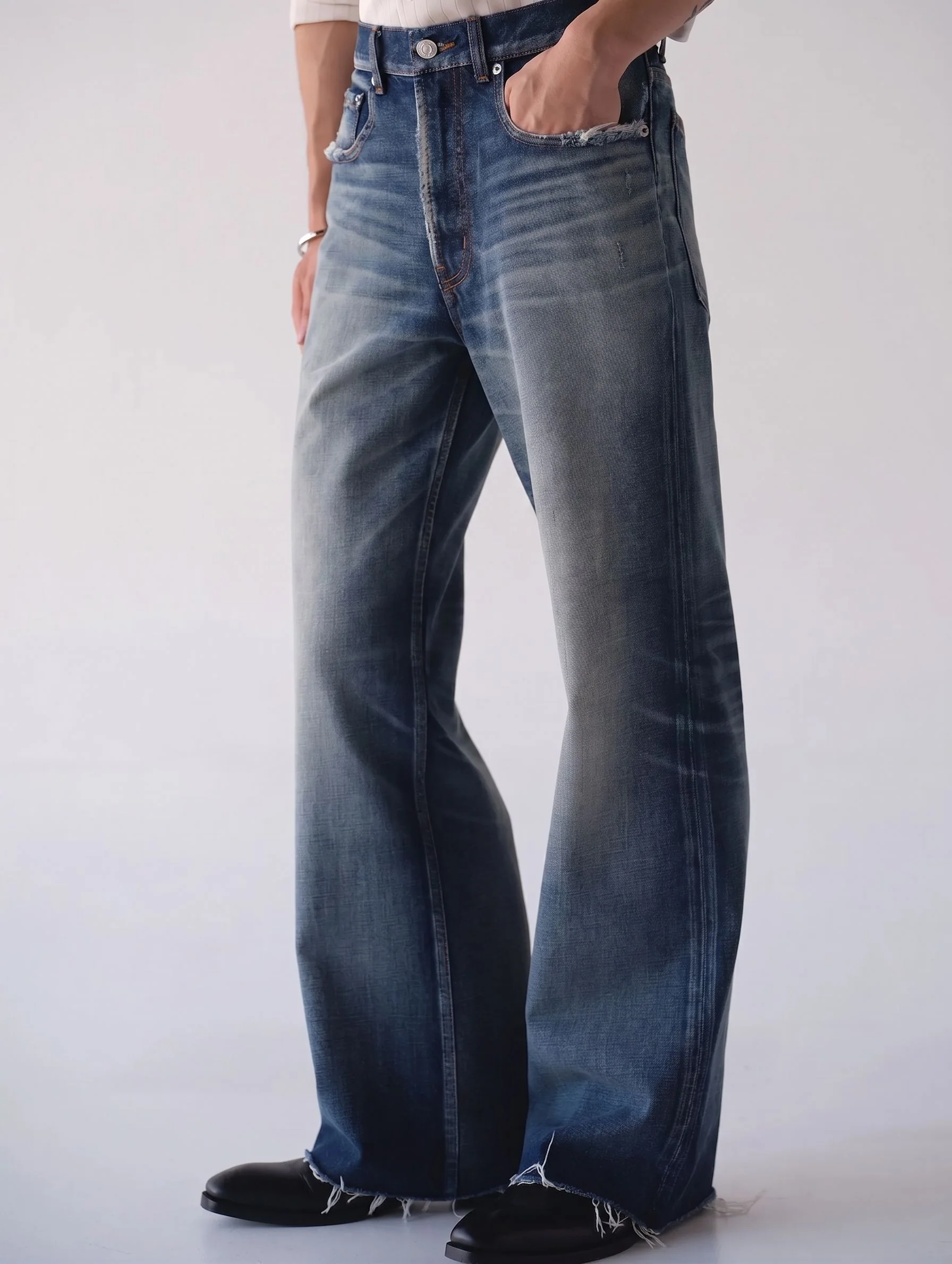 Frayed Hem Wide Jeans - Image 5