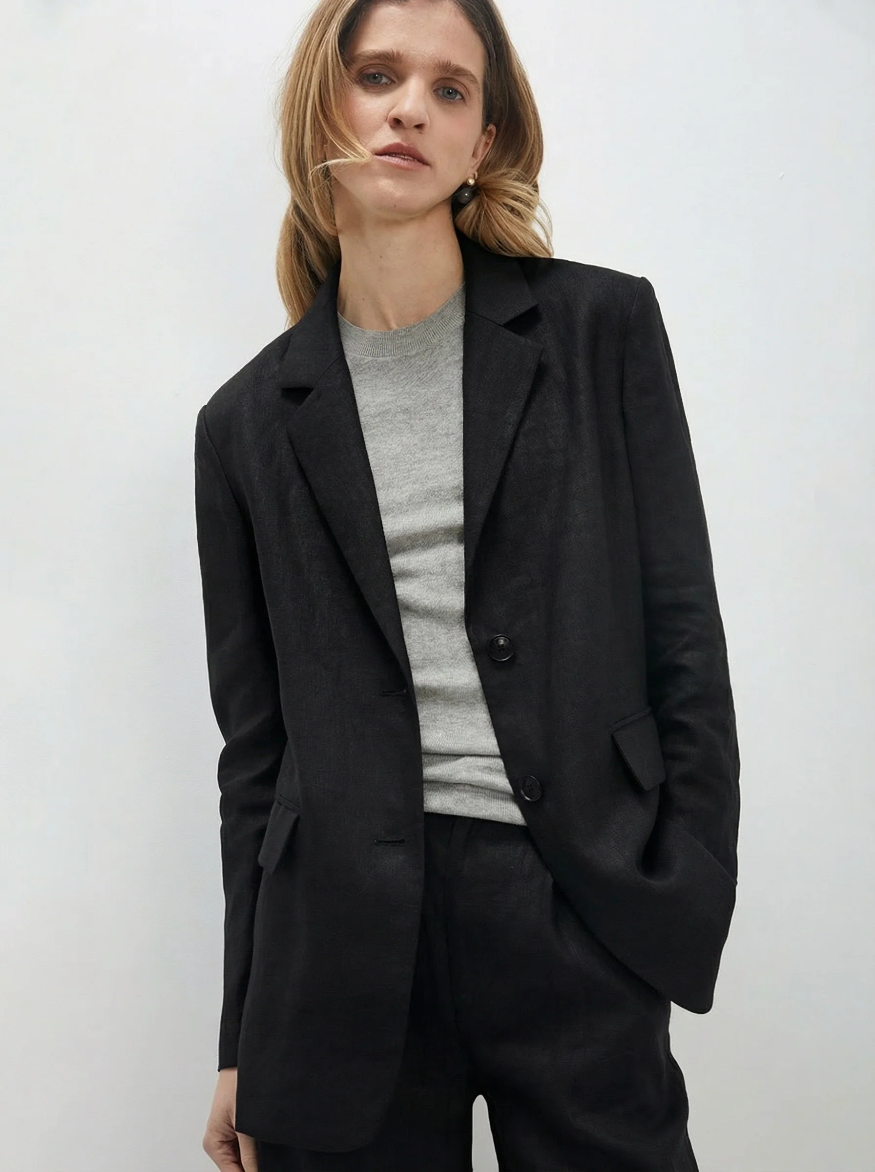 French Linen Vacation Suit - Image 4