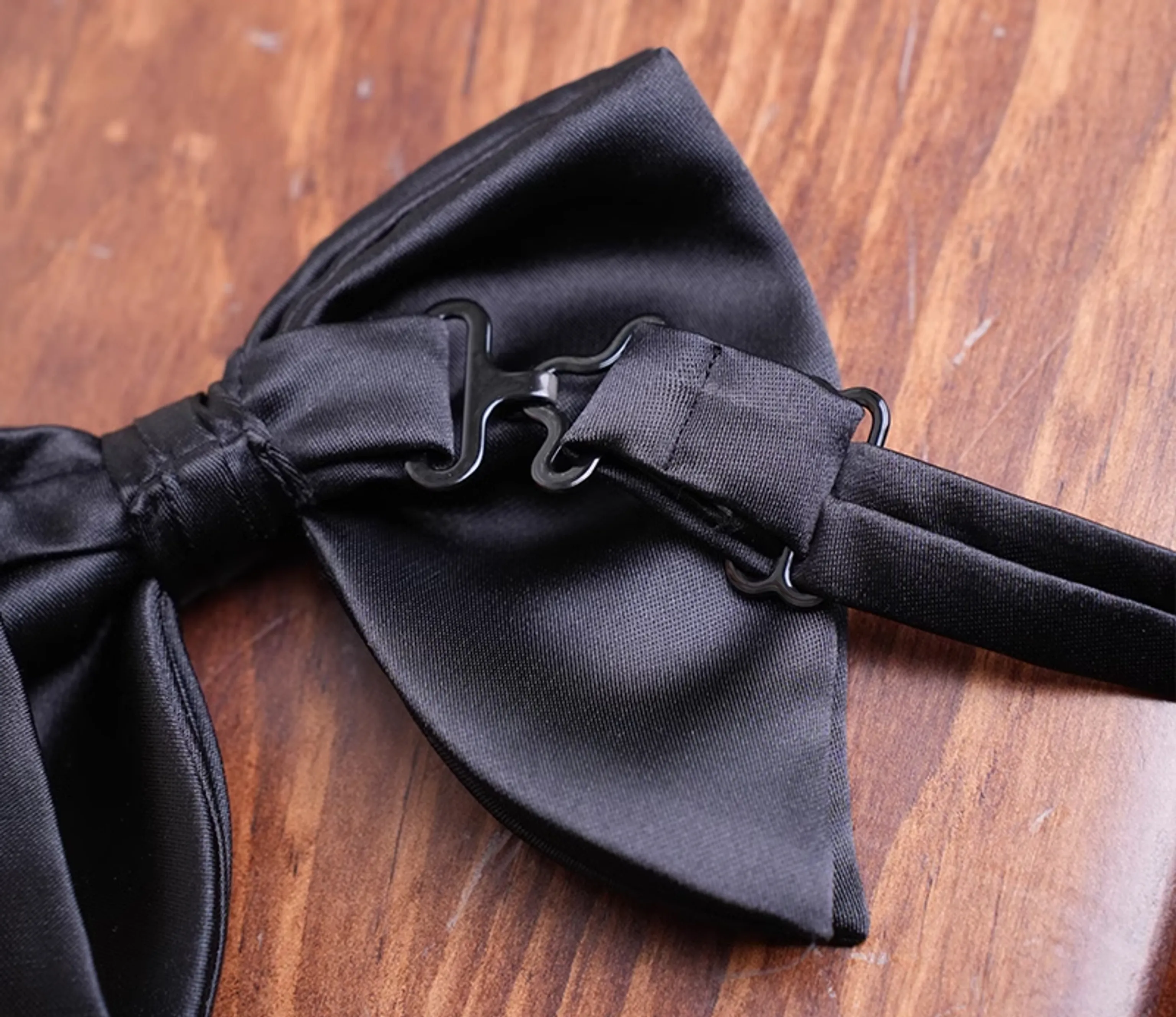 Gentleman's Satin Bow Tie - Image 5
