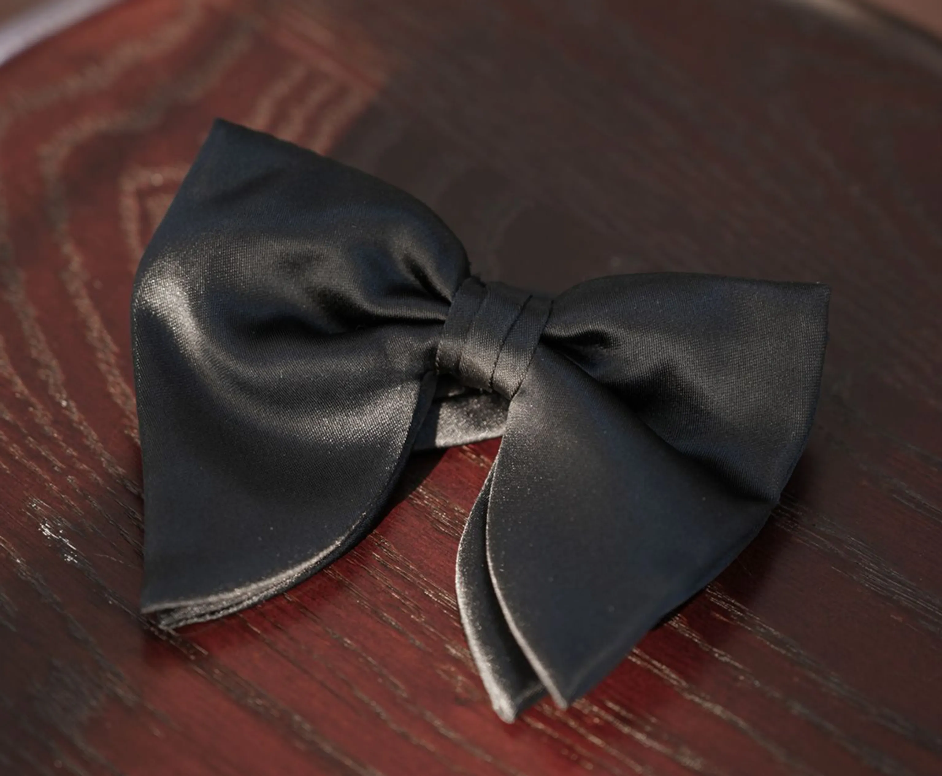 Gentleman's Satin Bow Tie - Image 7