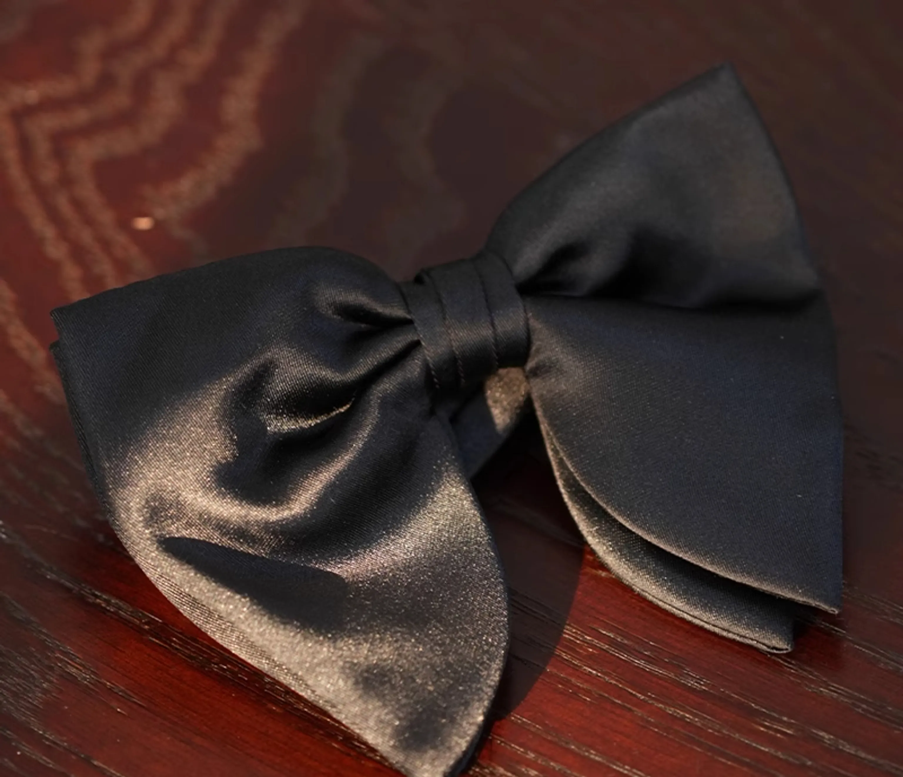 Gentleman's Satin Bow Tie - Image 8