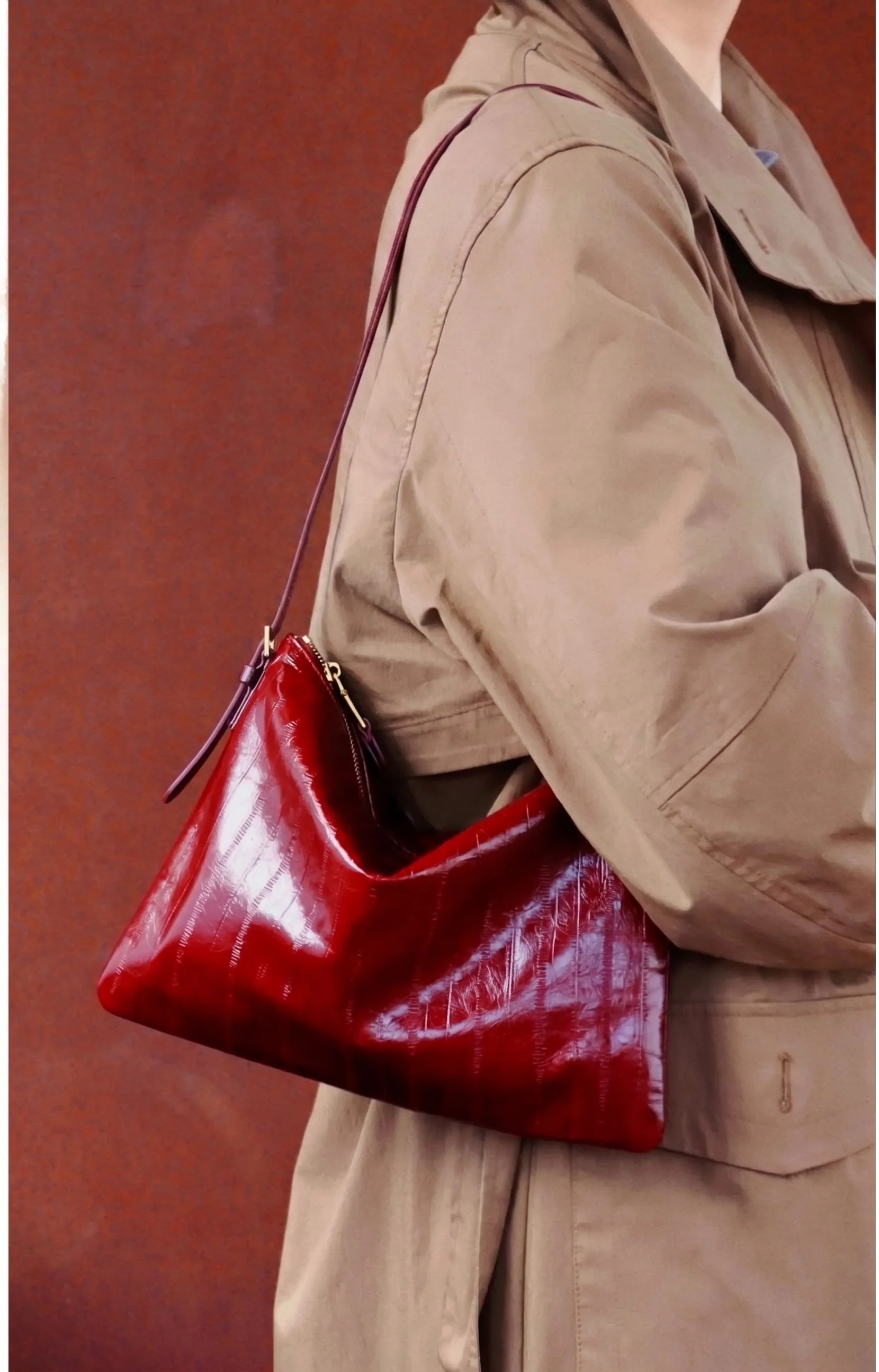 Glossy Top Grain Leather Shoulder Bag - Image 3