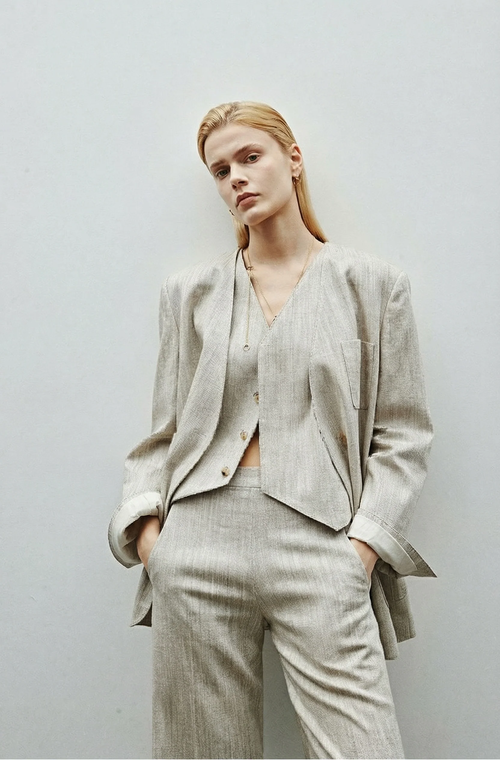Gray Textured 3-Piece Suit Set - Image 2