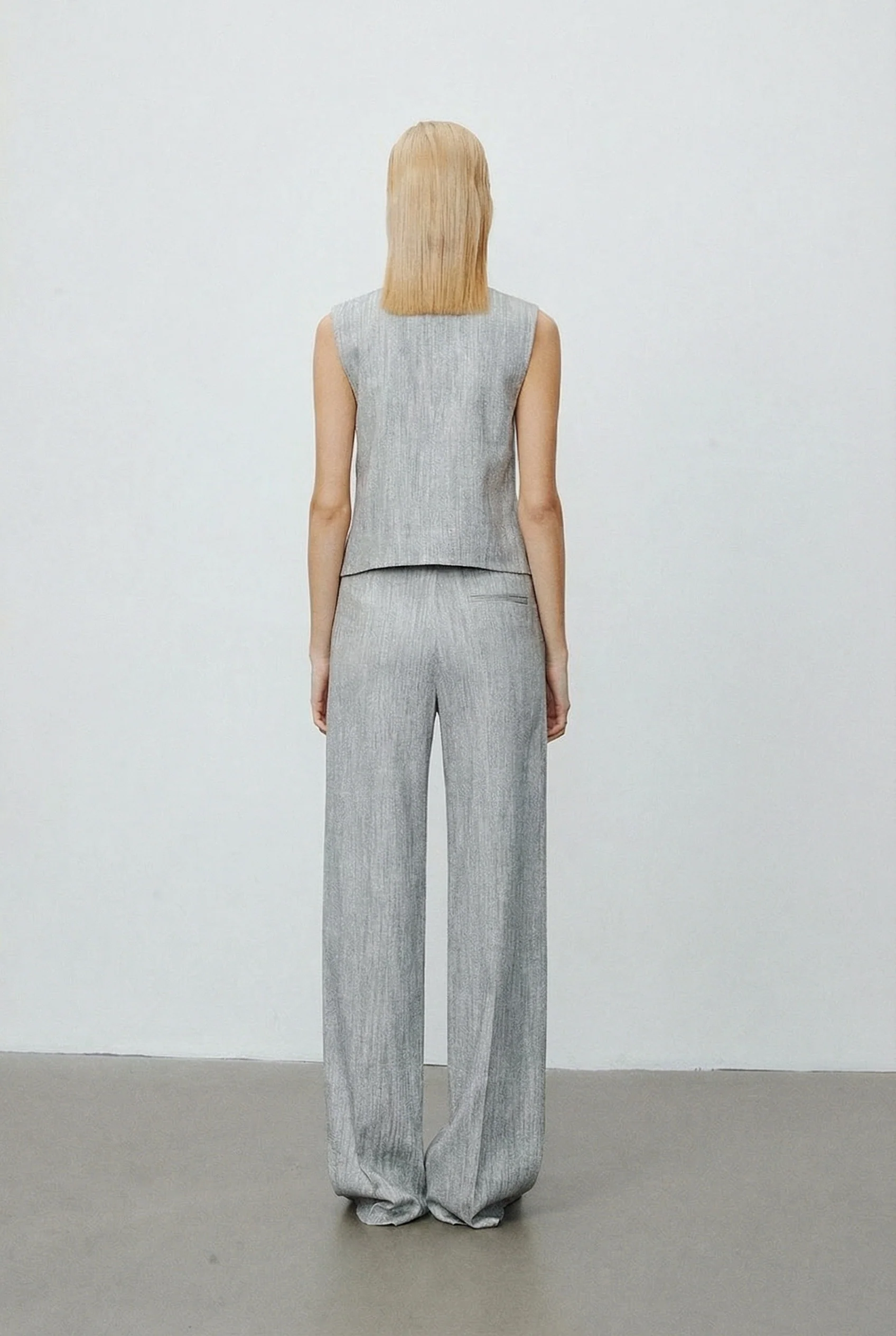 Gray Textured 3-Piece Suit Set - Image 7