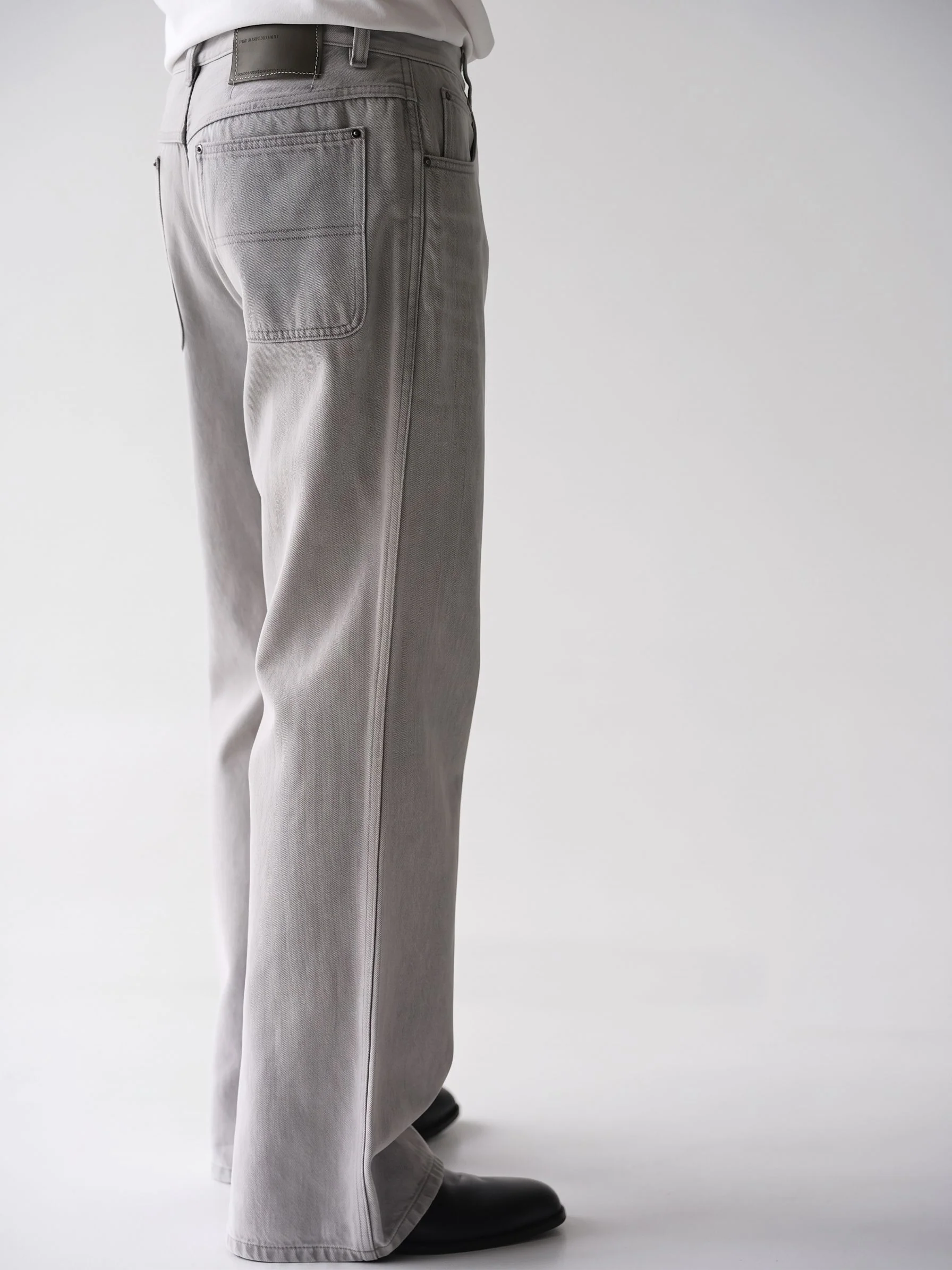 Grey Wide-Leg Jeans - Image 3