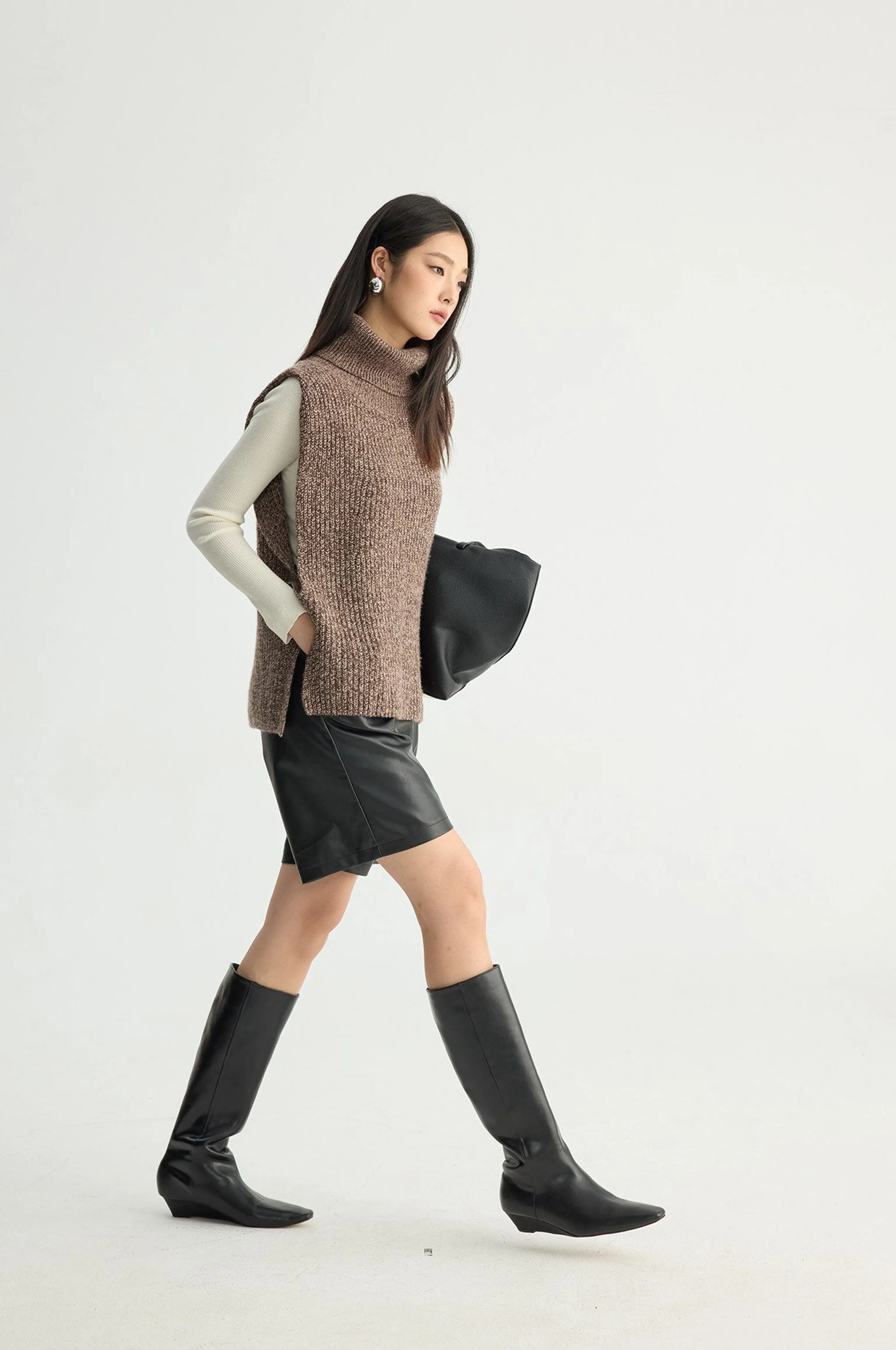 Heathered Turtleneck Knit Vest - Image 4