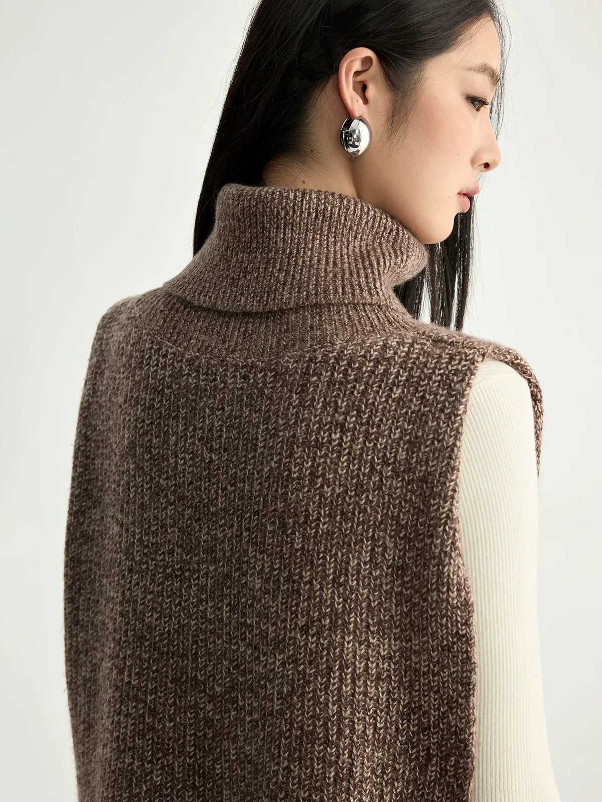 Heathered Turtleneck Knit Vest - Image 6