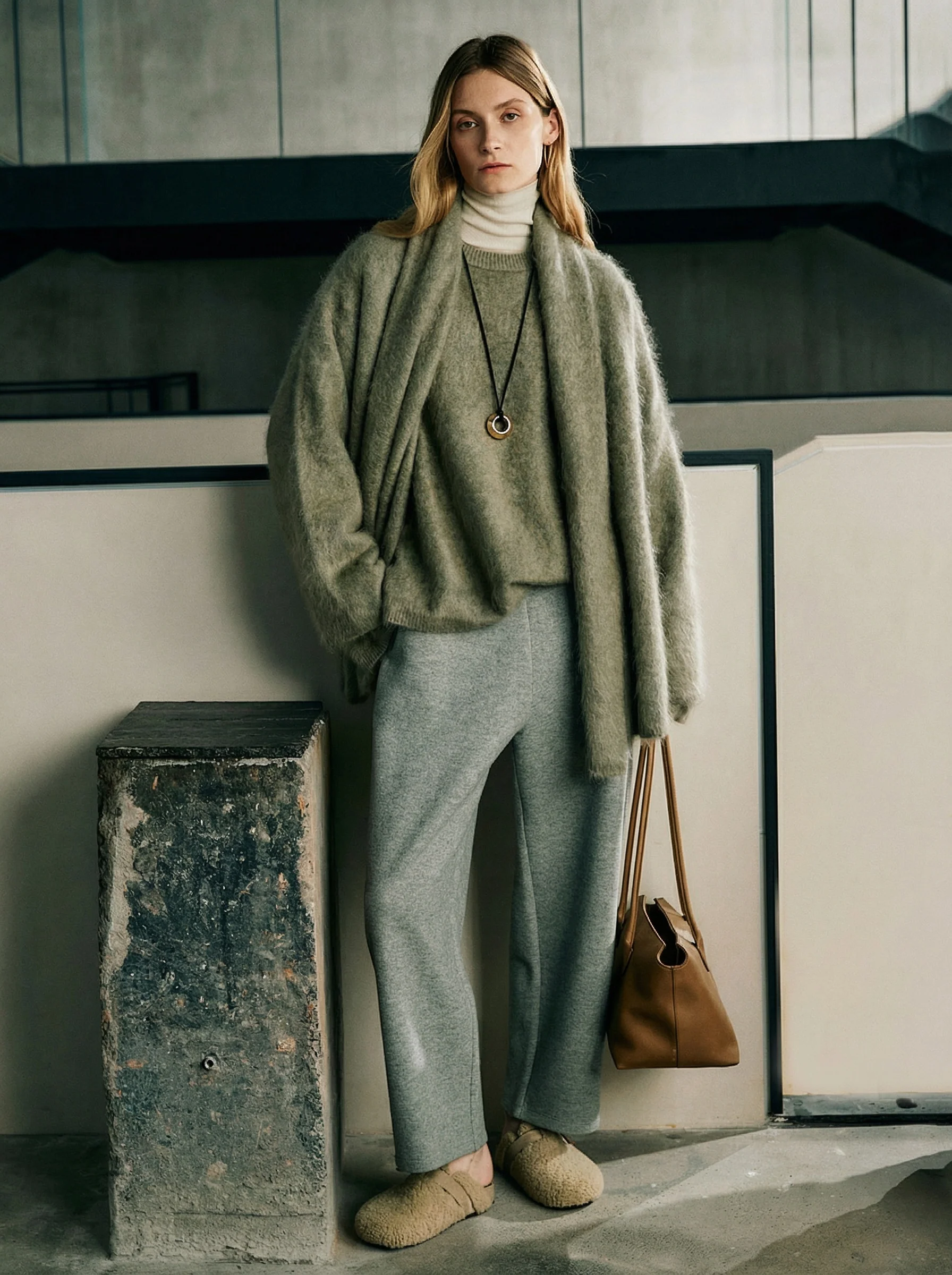High-Rise Cropped Trousers - Image 5