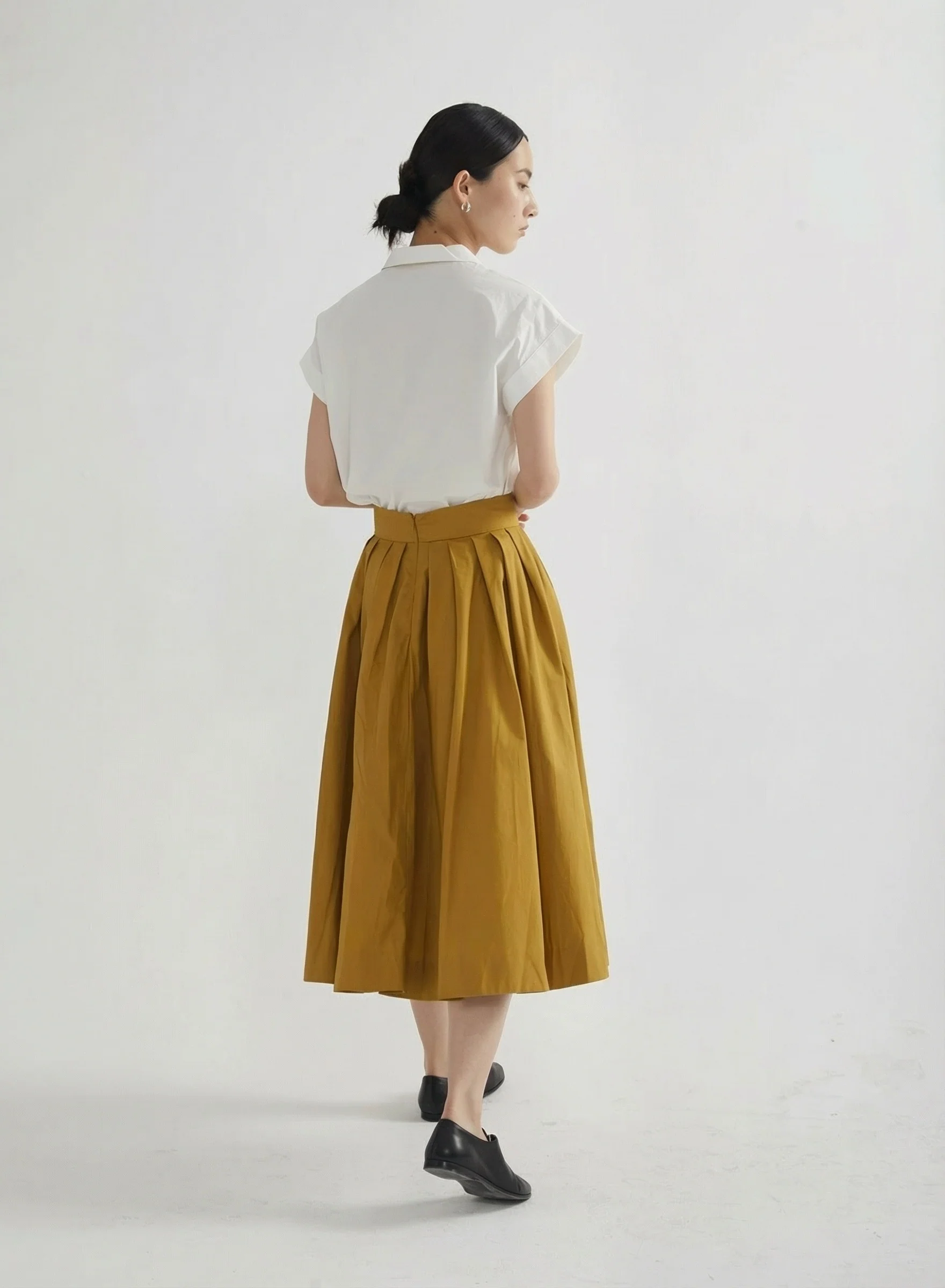 High-Waist Pleated Skirt - Image 5