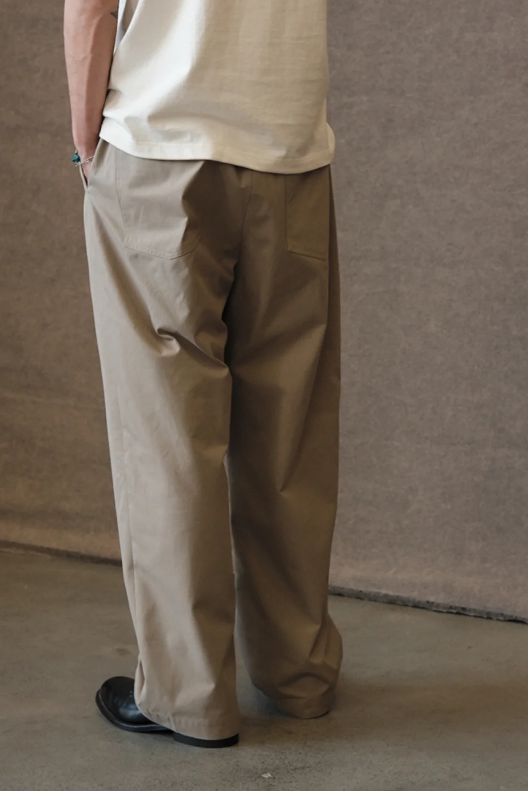 High-Waist Pleated Trousers - Image 3