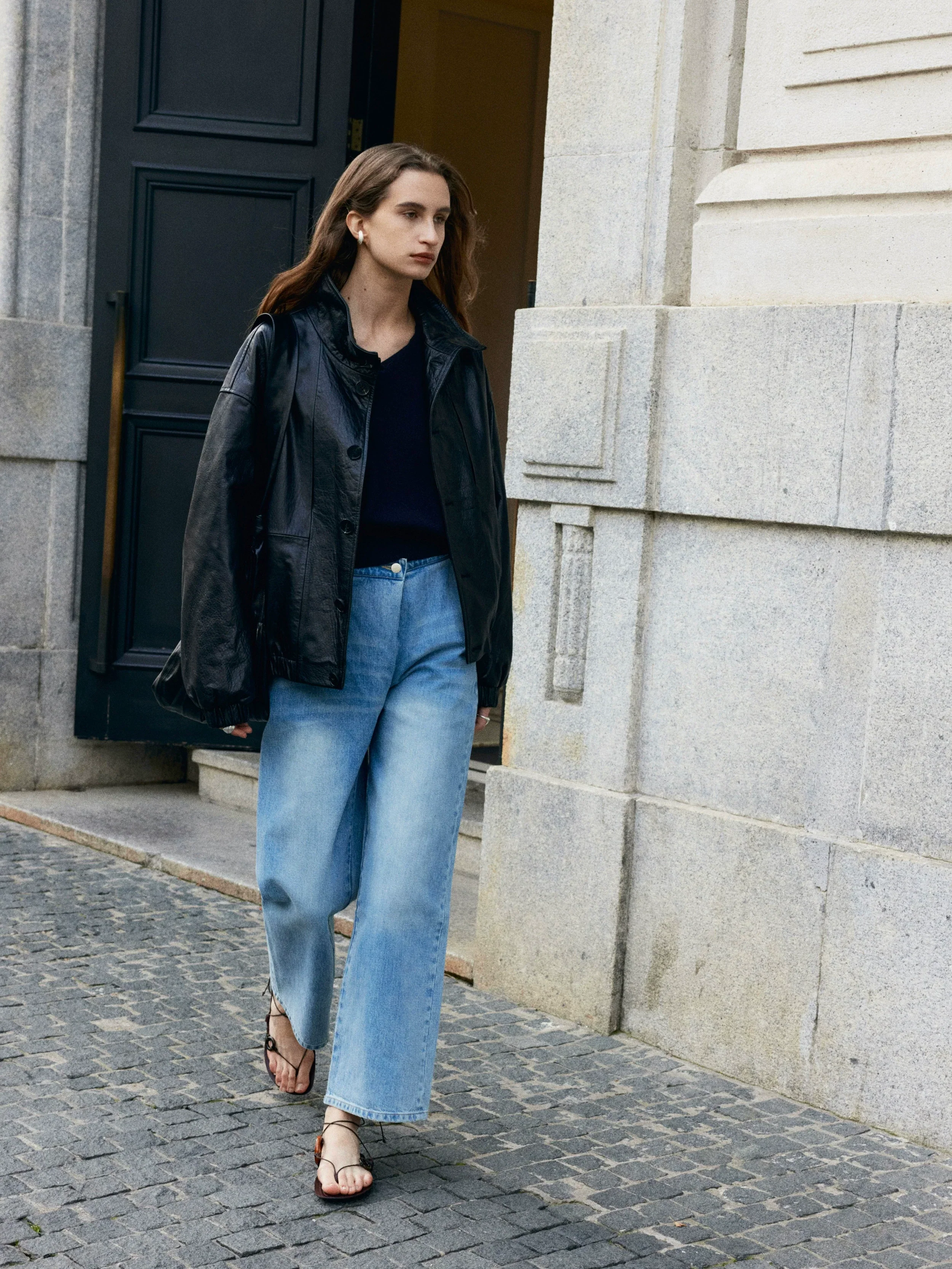 High-Waisted Light Blue Jeans - Image 3