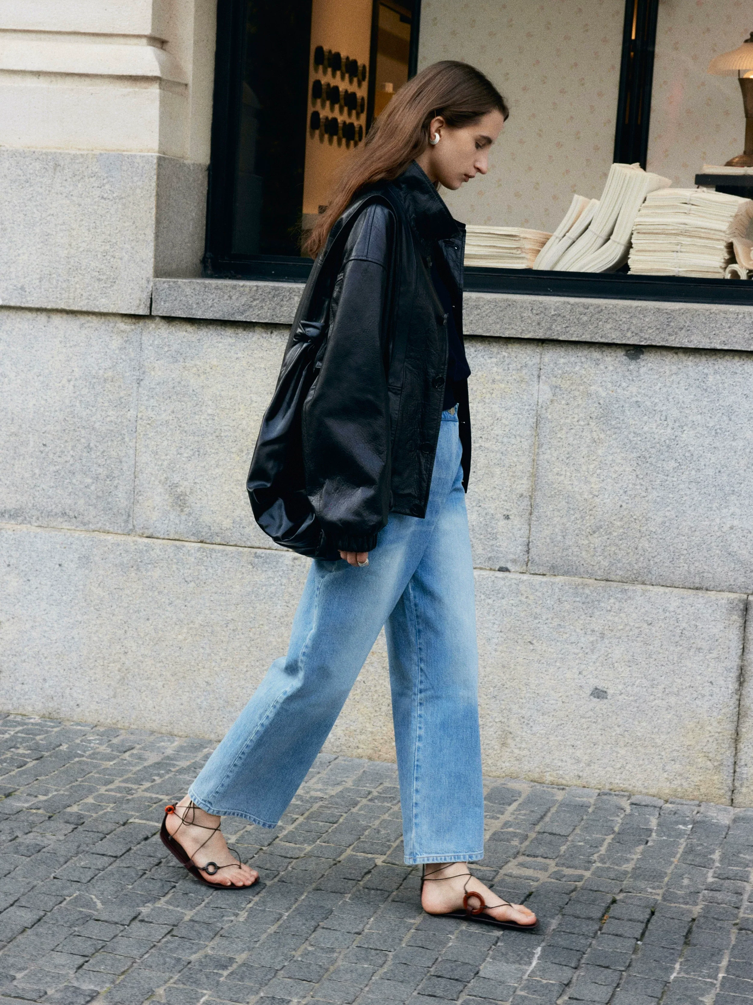 High-Waisted Light Blue Jeans - Image 5