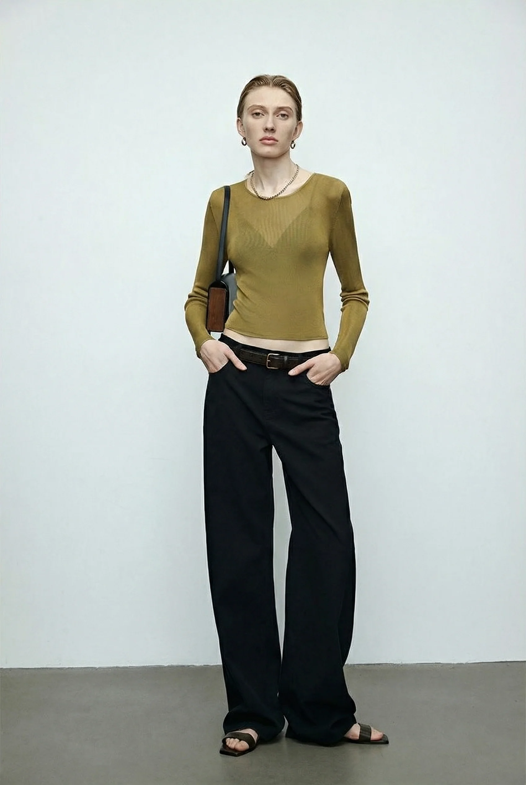 High Waisted Wide-Leg Jeans - Image 8