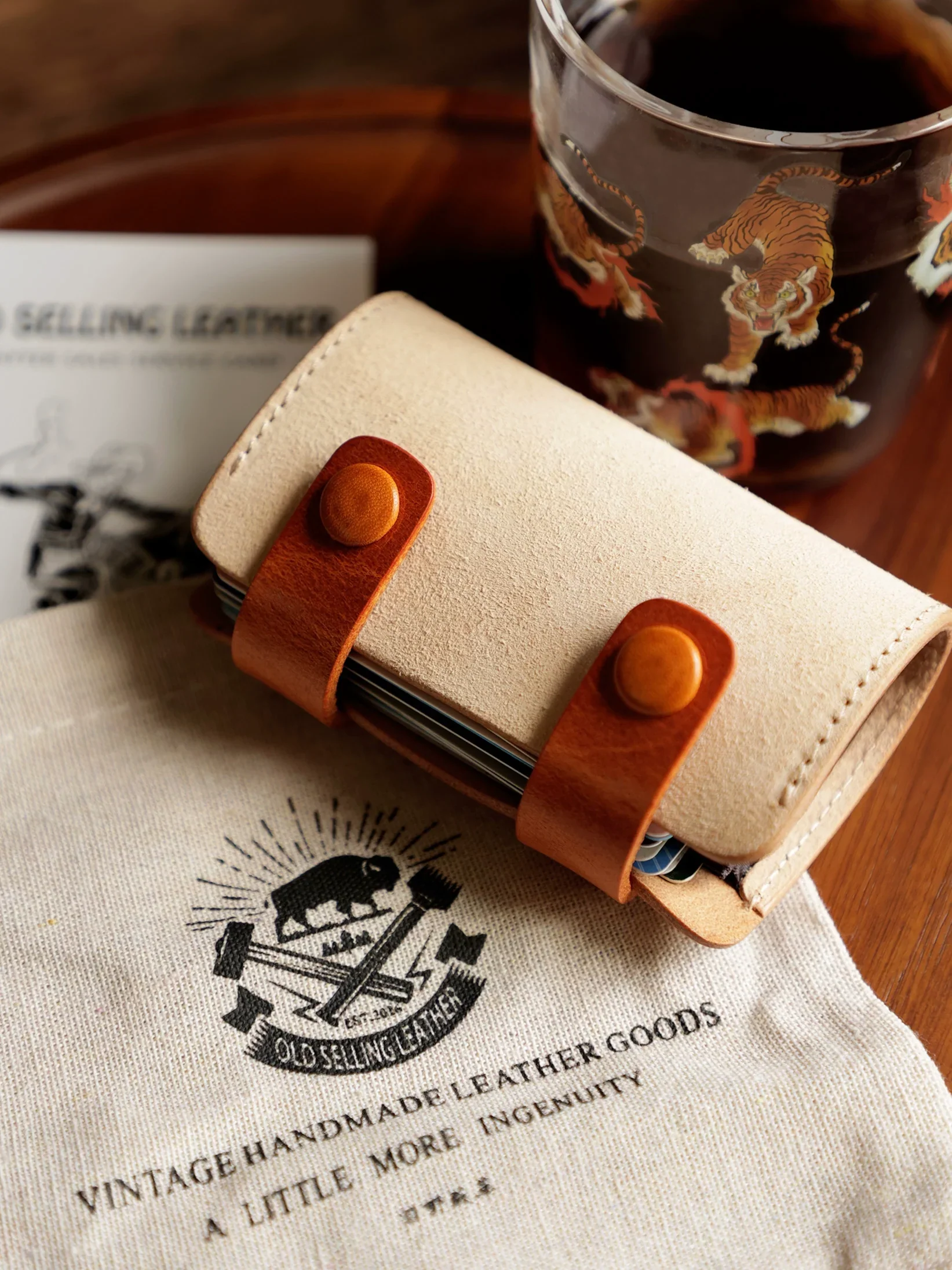 Italian Veg-Tan Accordion Card Holder