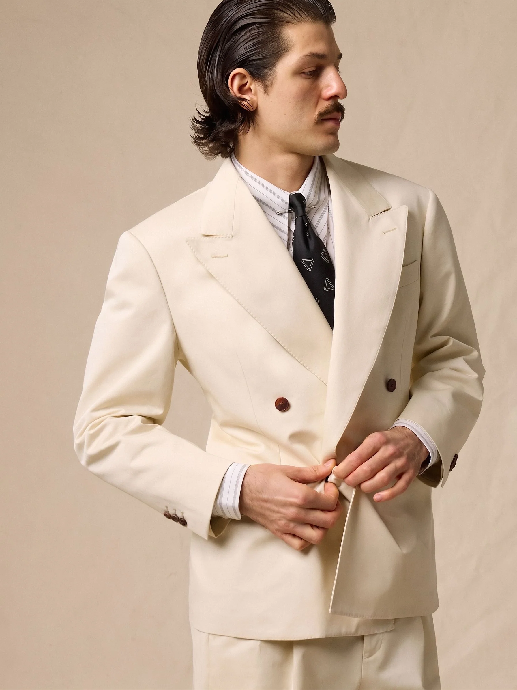 Ivory Double-Breasted Suit - Image 2