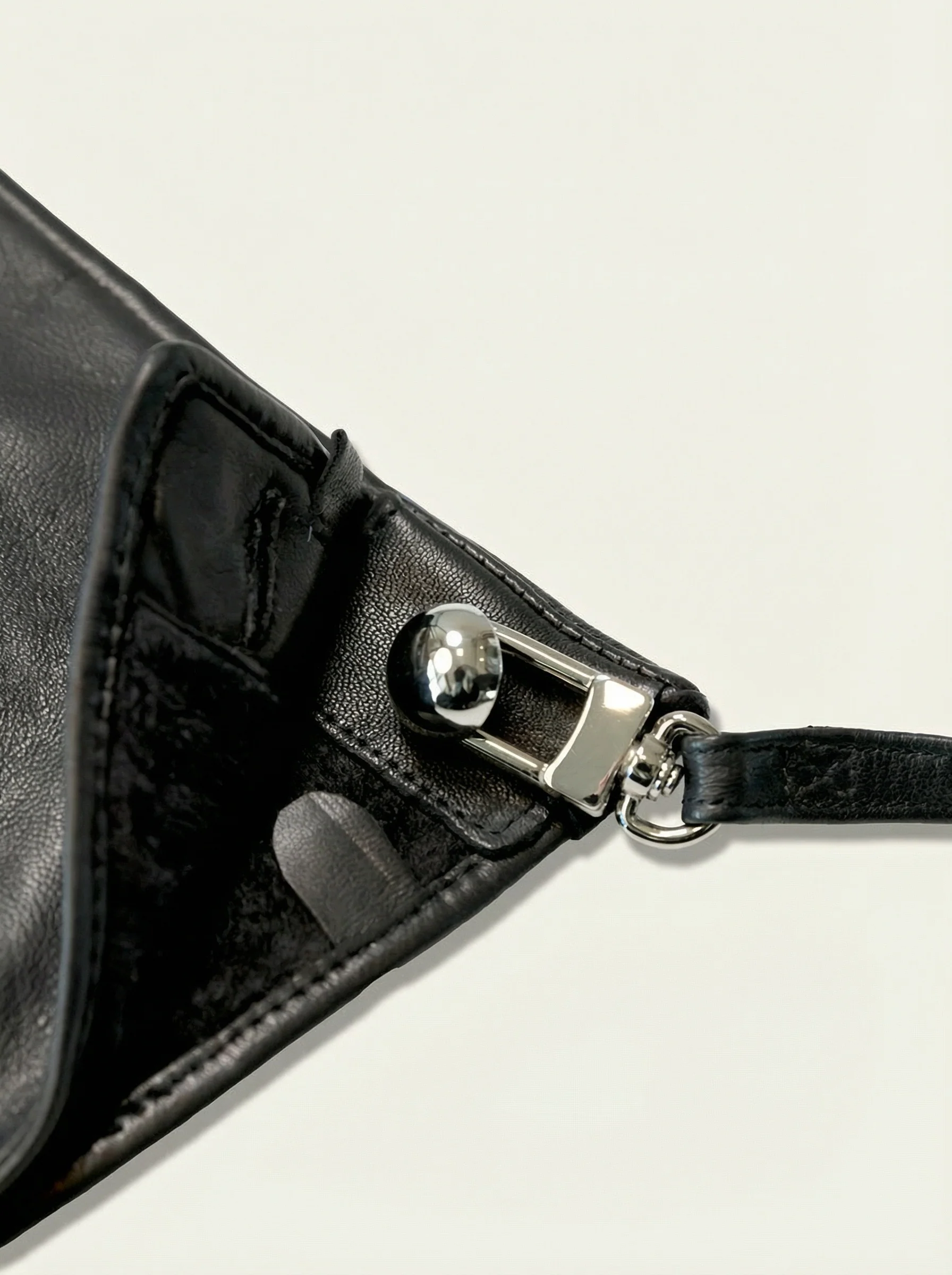 Lambskin Lanyard Touchscreen Gloves - Image 3