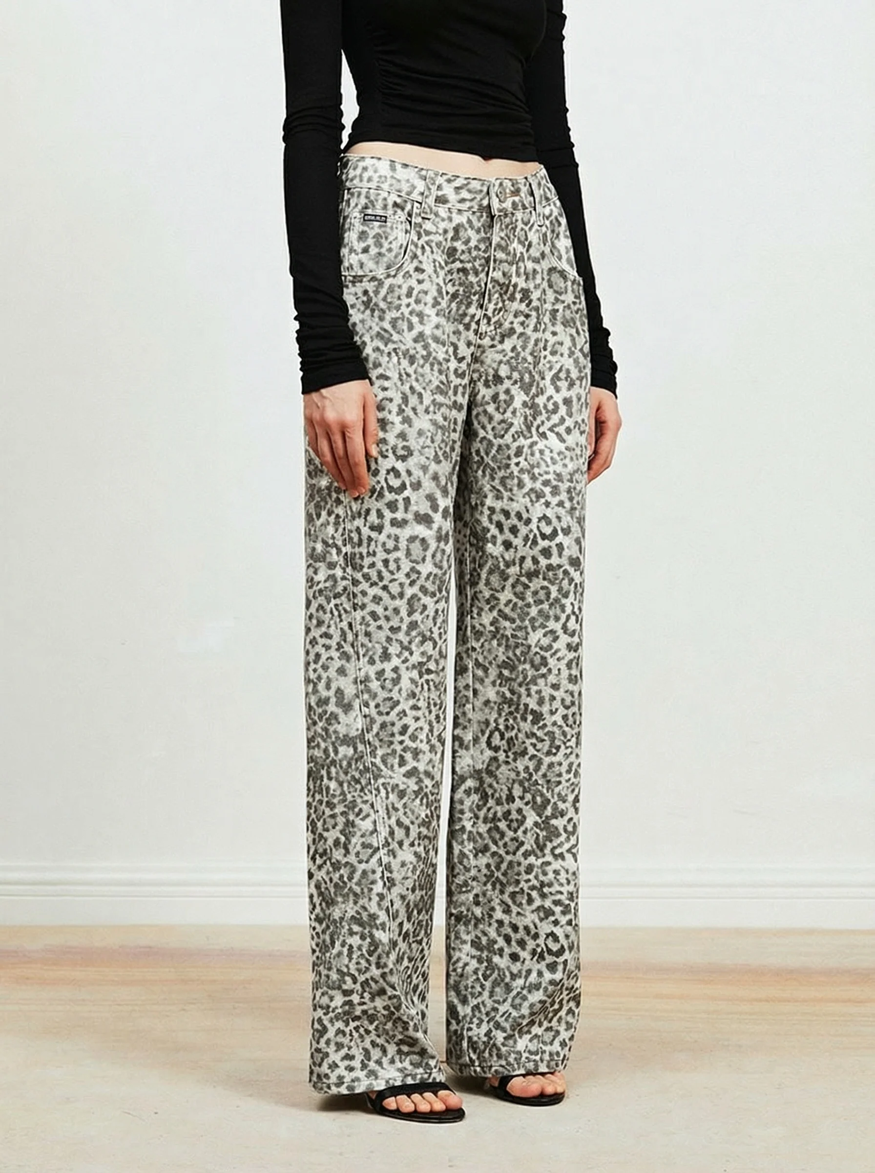 Leopard Wide-Leg Jeans - Image 2