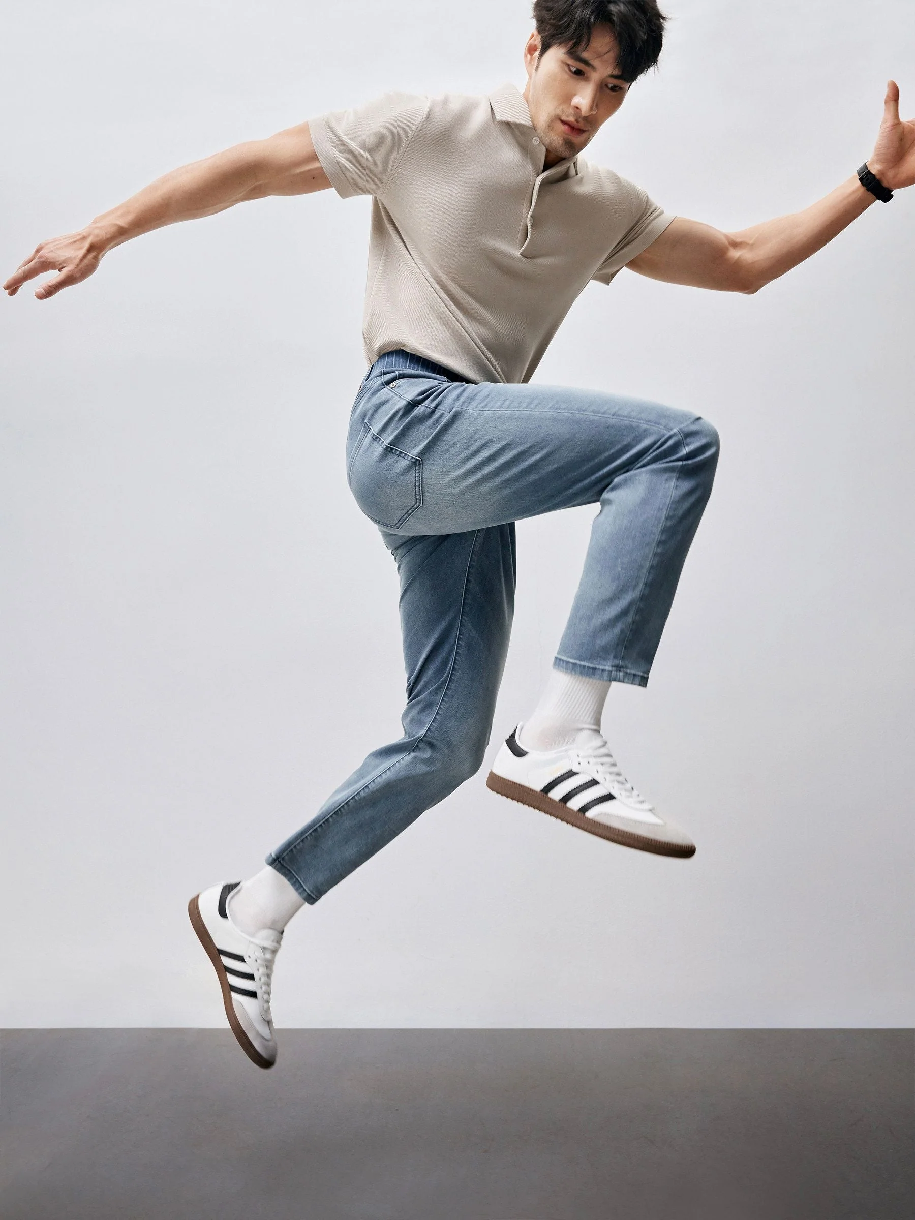 Light Wash Comfort Jeans - Image 4