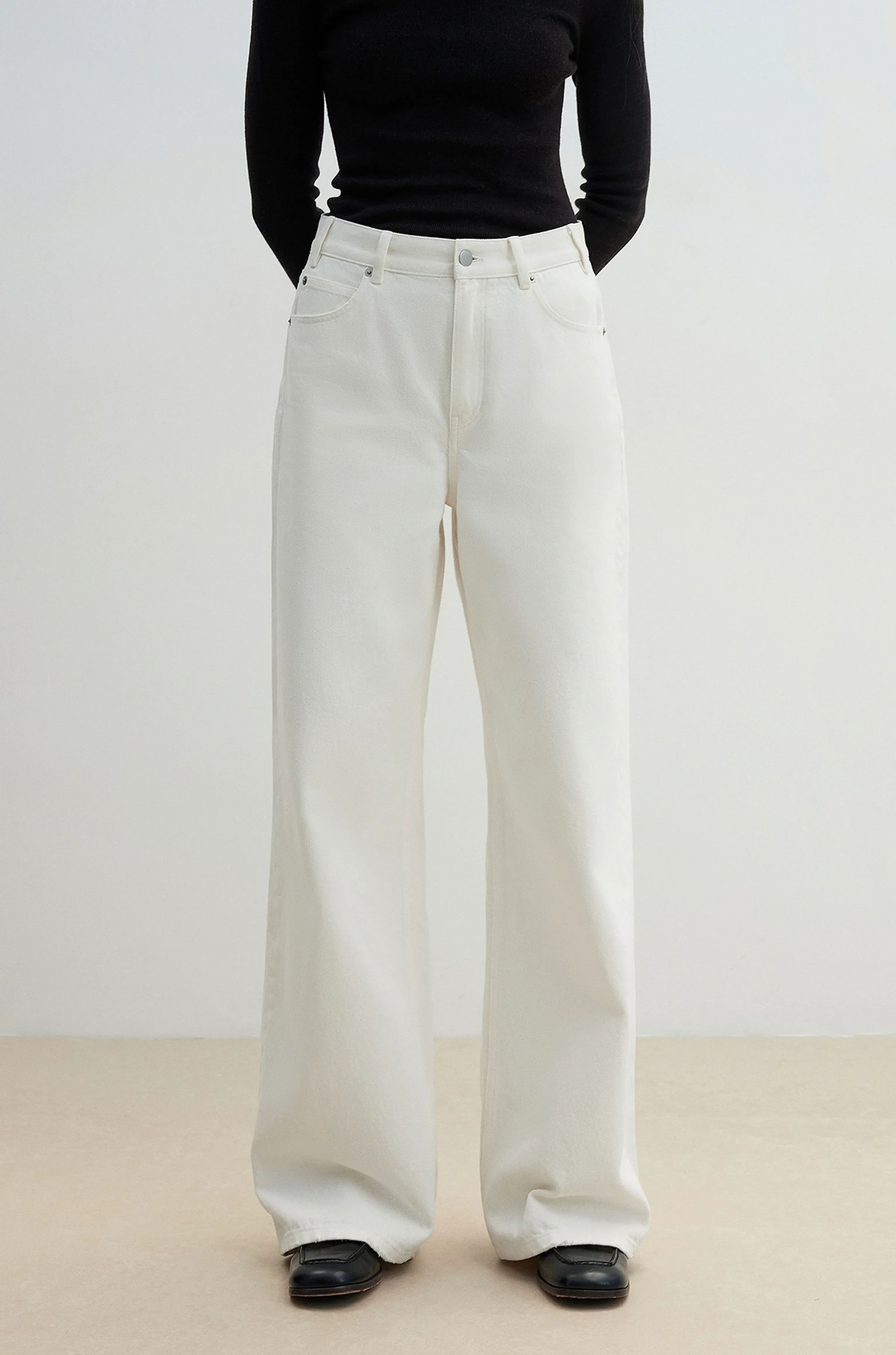 Light Wash High-Rise Wide-Leg Jeans - Image 2