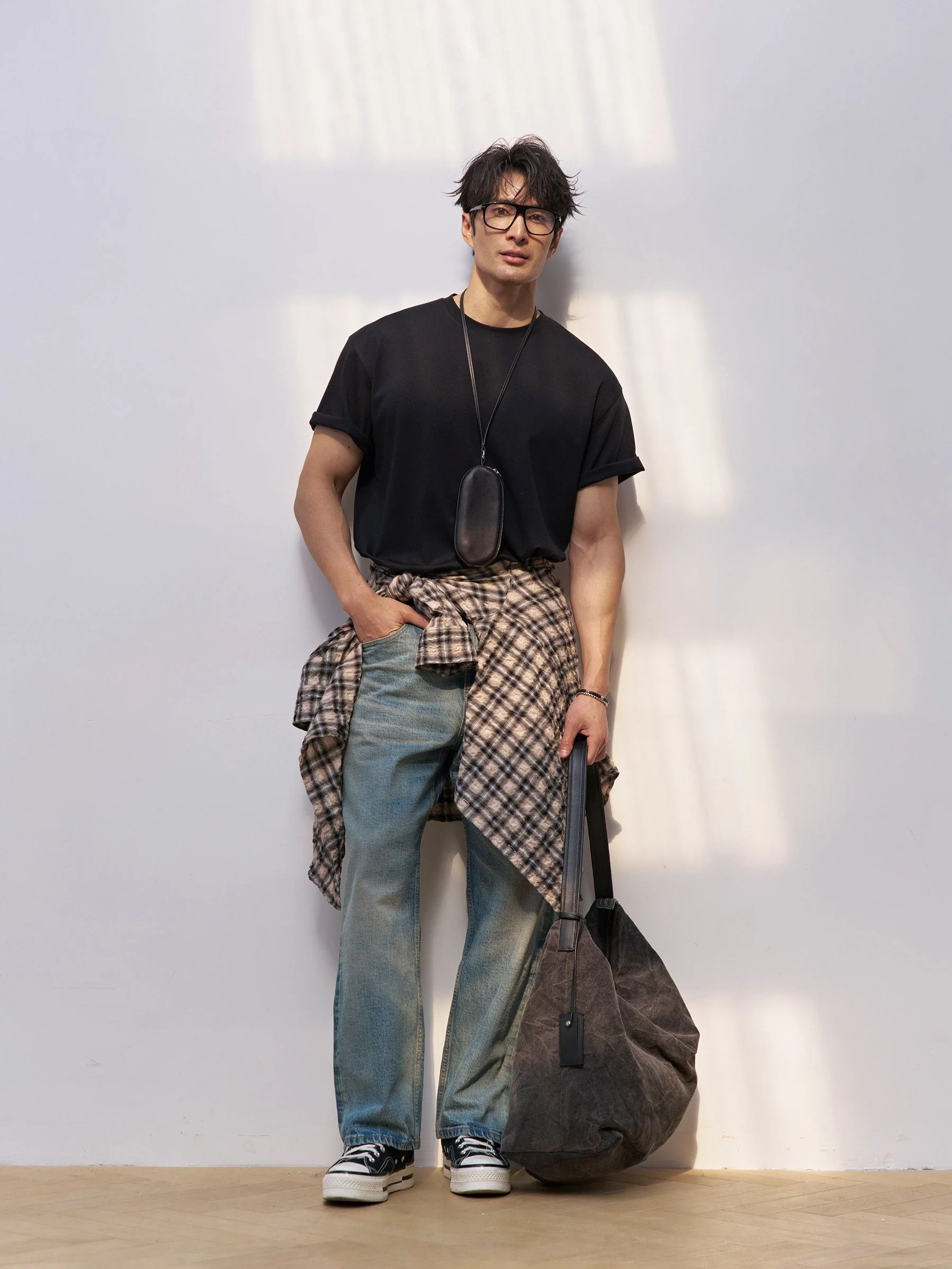 Light Wash Jeans - Image 2