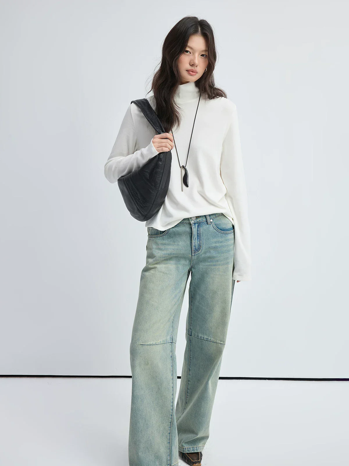 Light Wash Wide Jeans - Image 3