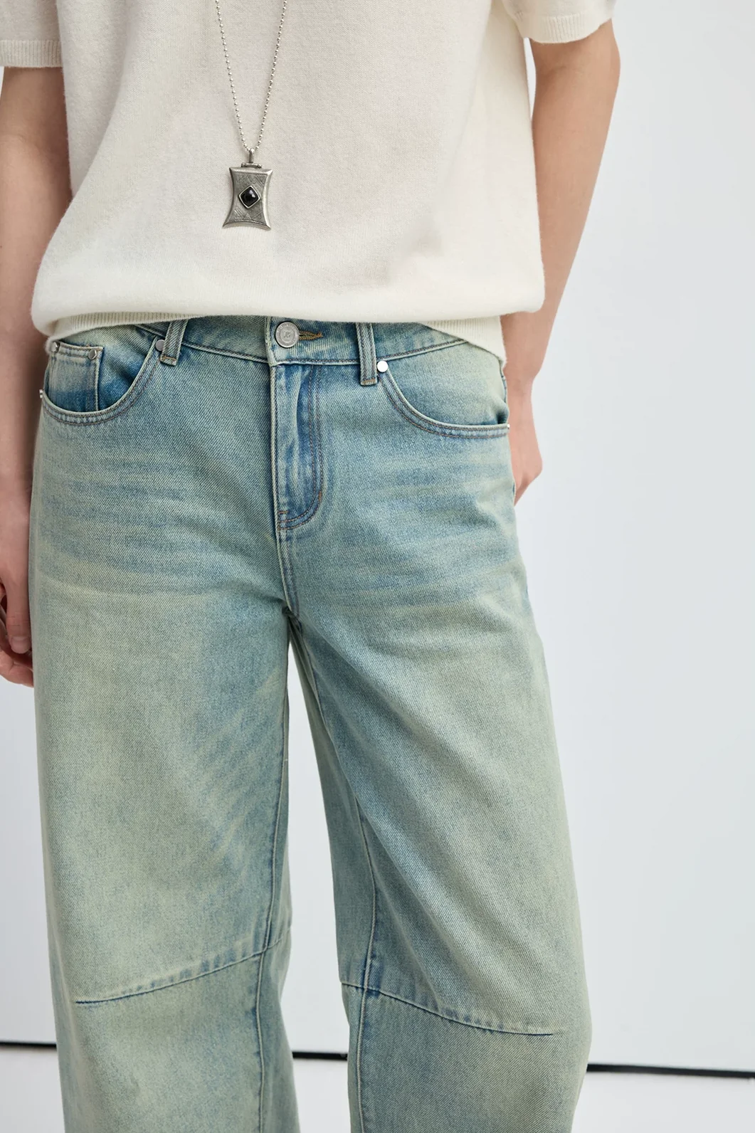 Light Wash Wide Jeans - Image 5
