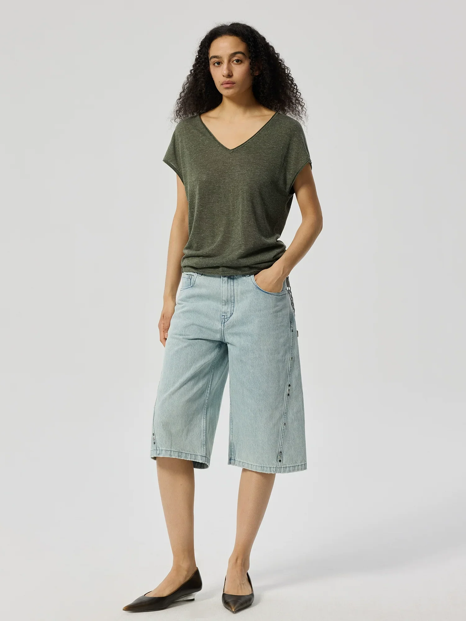 Linen-Blend V-Neck Tee - Image 5