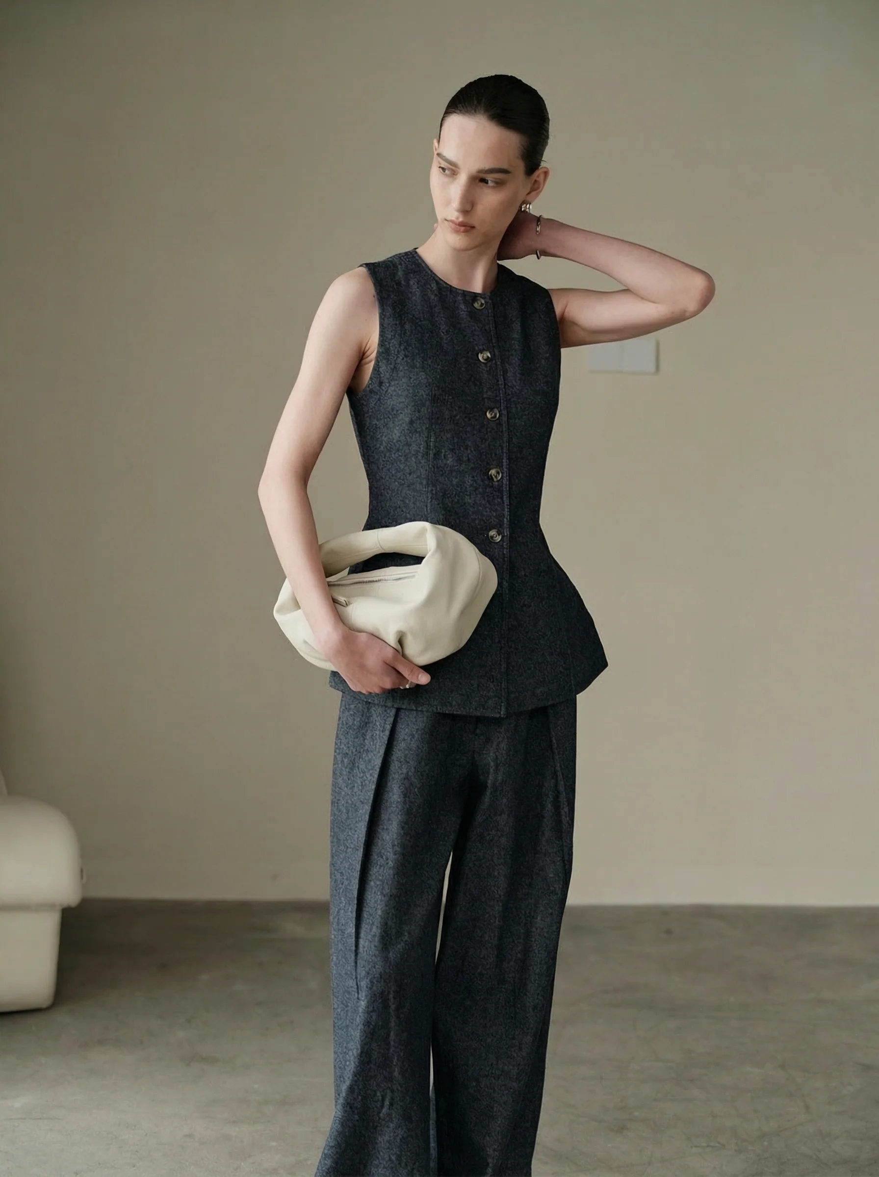 Linen-Cotton Vest & Wide-Leg Trousers - Image 4