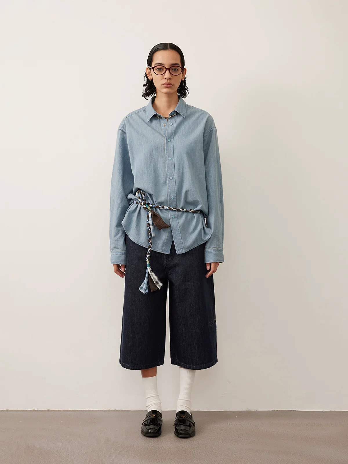 Loose Straight Indigo Denim Shorts - Image 3