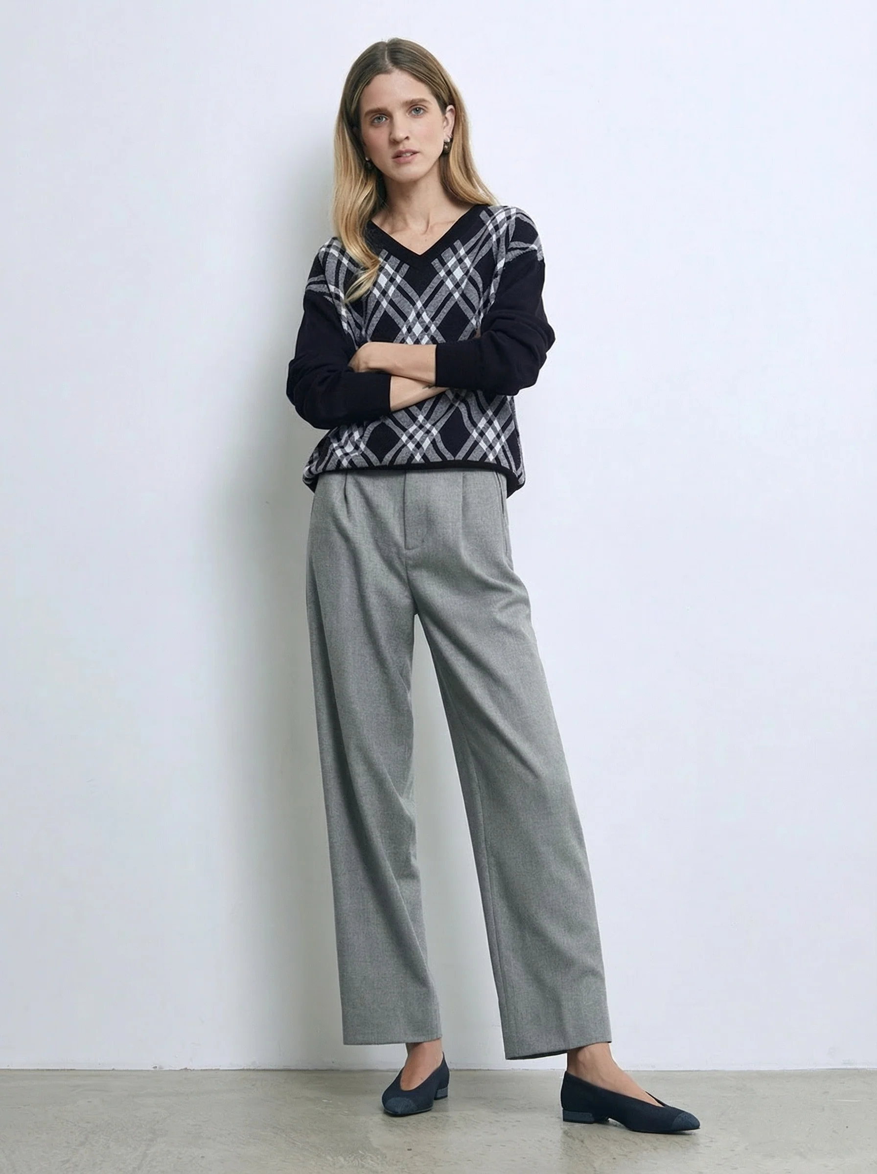 LOUISE Argyle V-Neck Sweater - Image 3