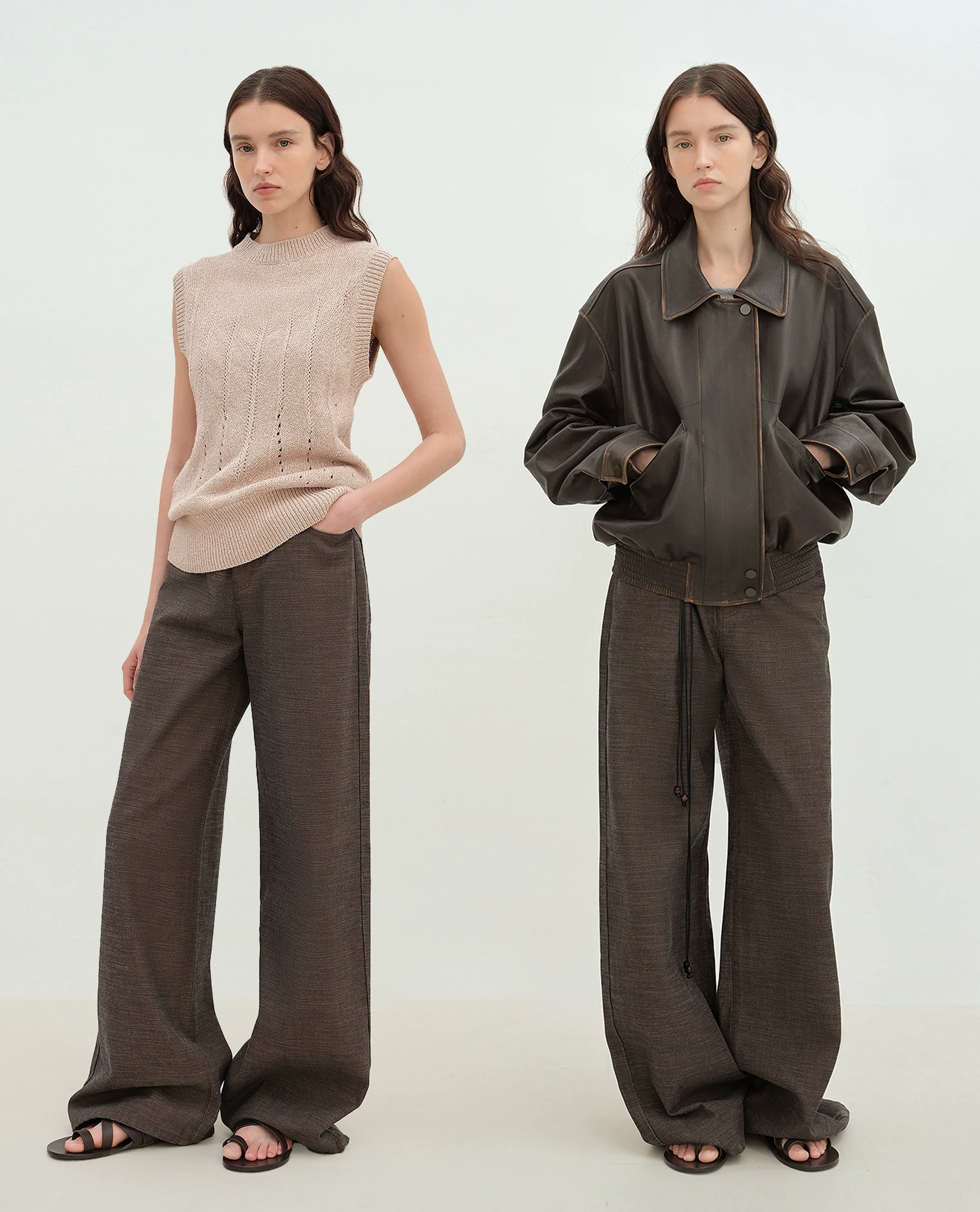 Low-Rise Wide-Leg Washed Jeans - Image 3
