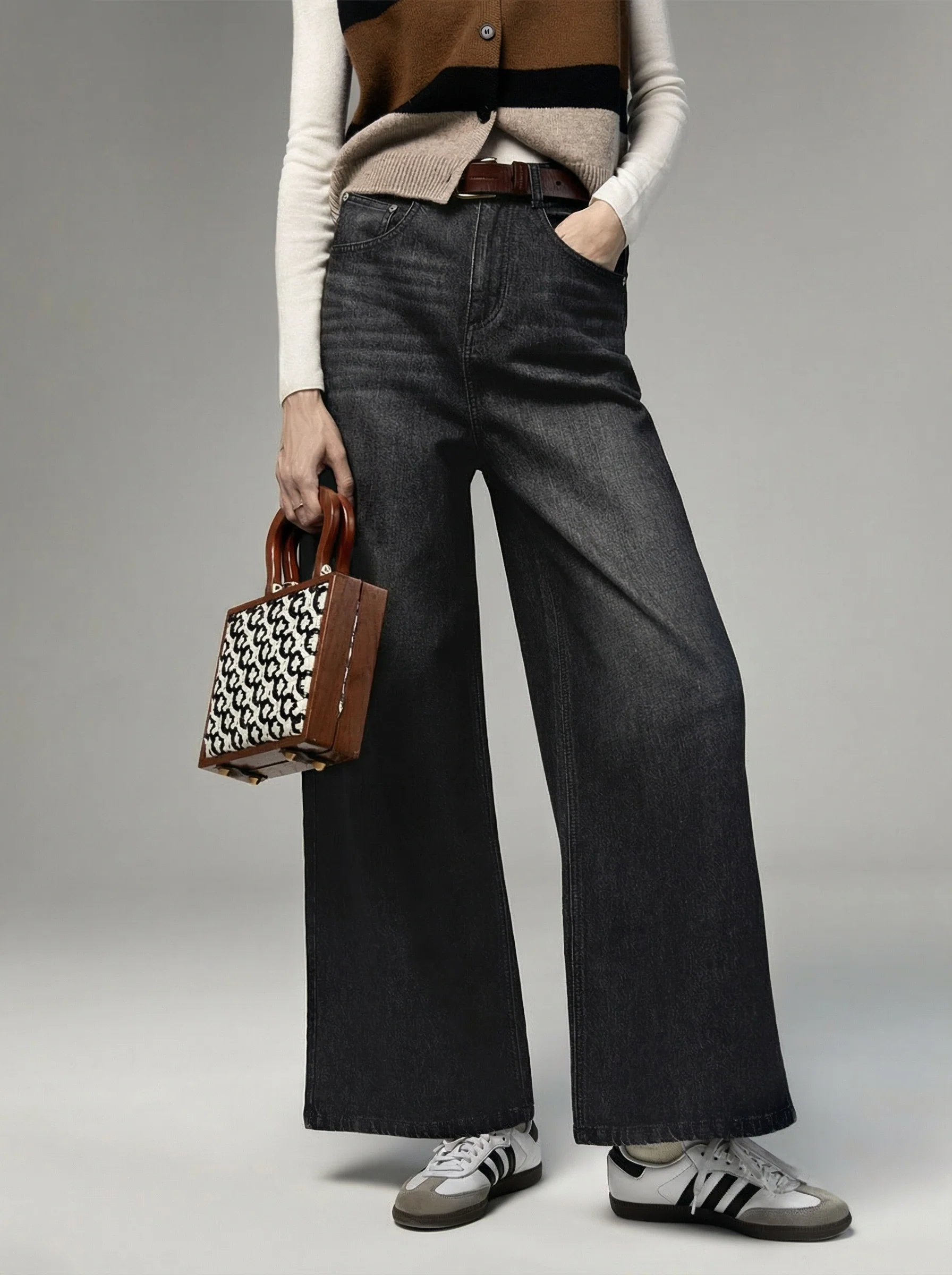 MAG Wide-Leg Jeans - Image 3