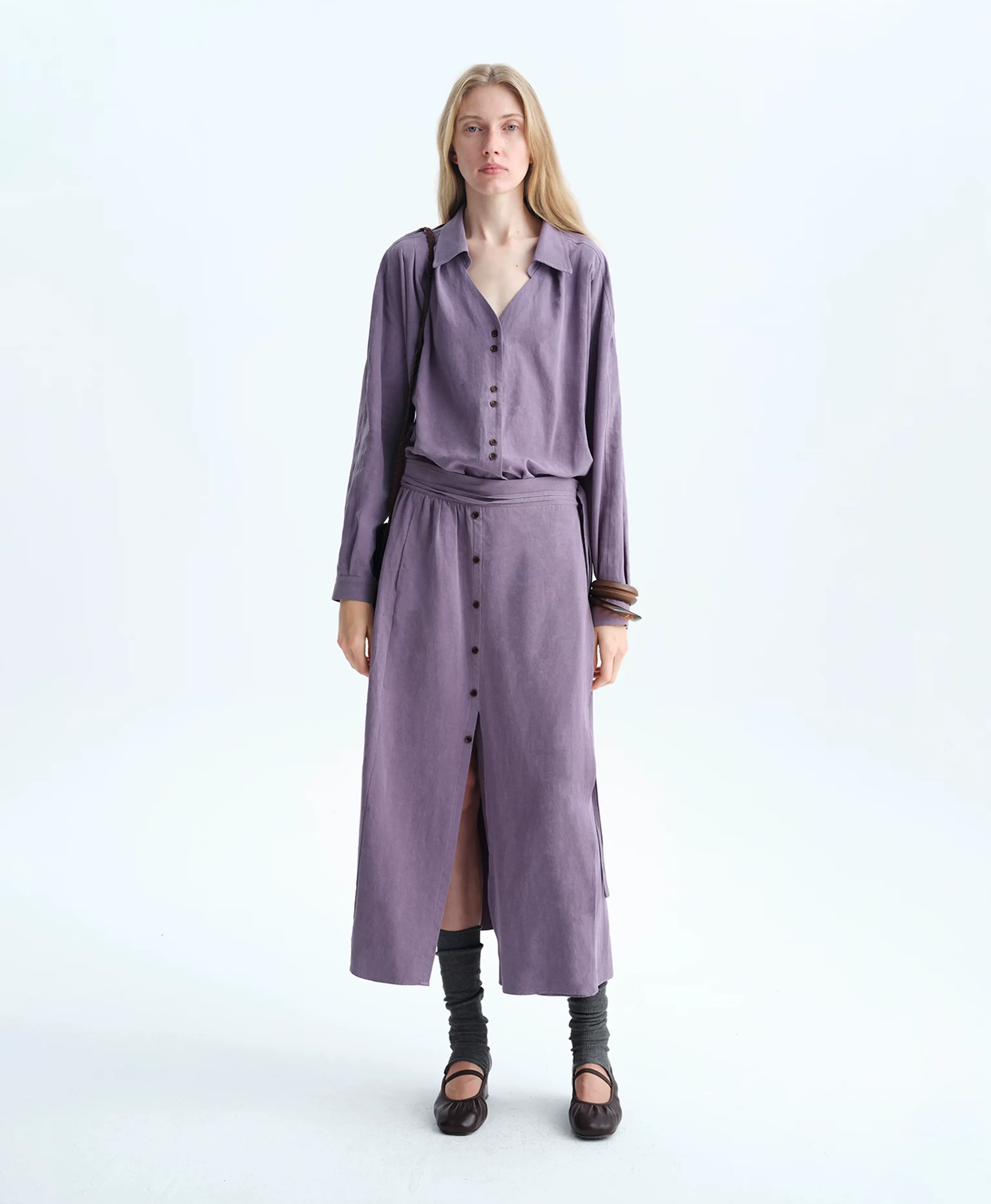 Matte Washed Tencel Linen V-Neck Shirt - Image 5