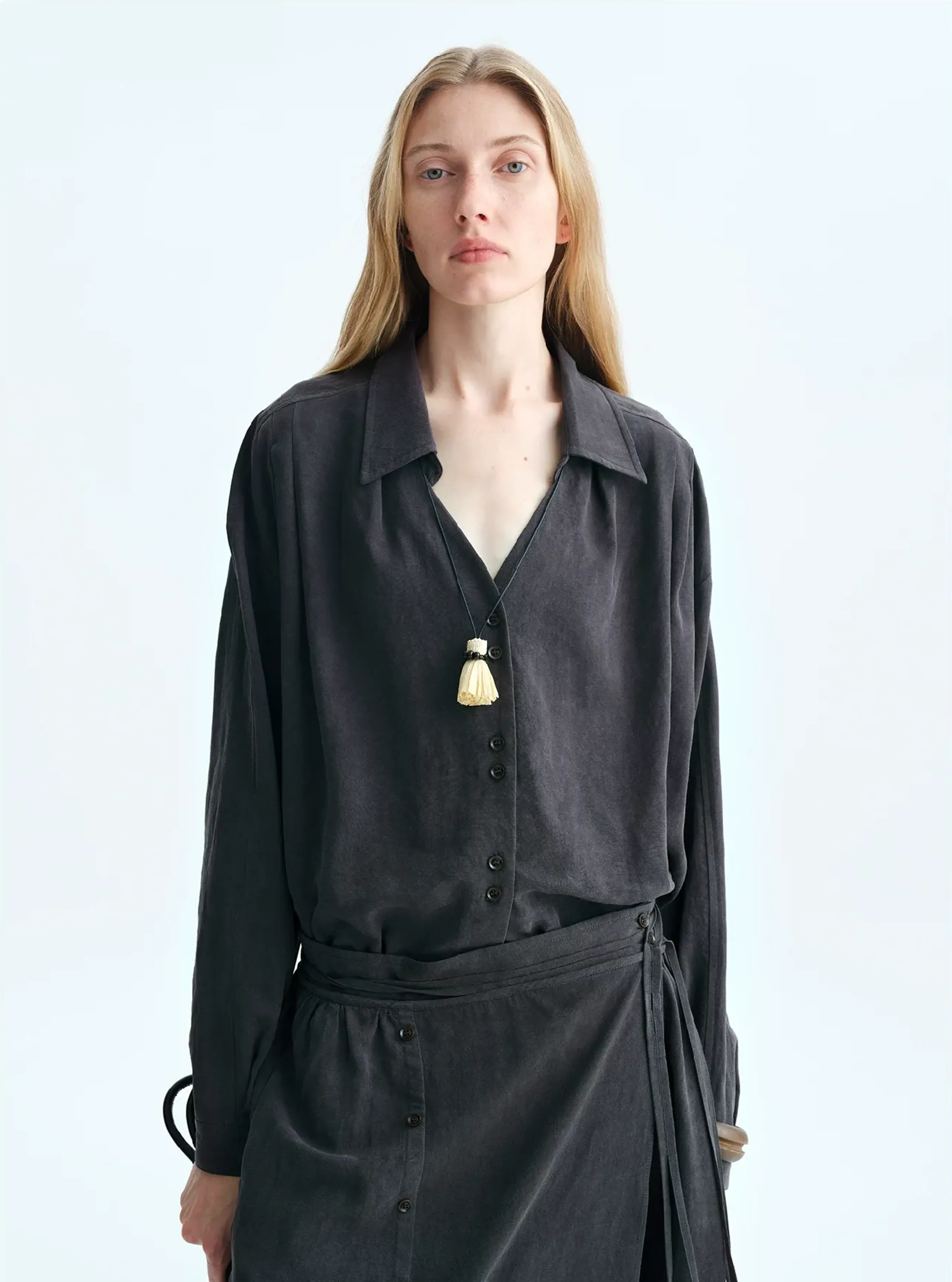 Matte Washed Tencel Linen V-Neck Shirt - Image 8