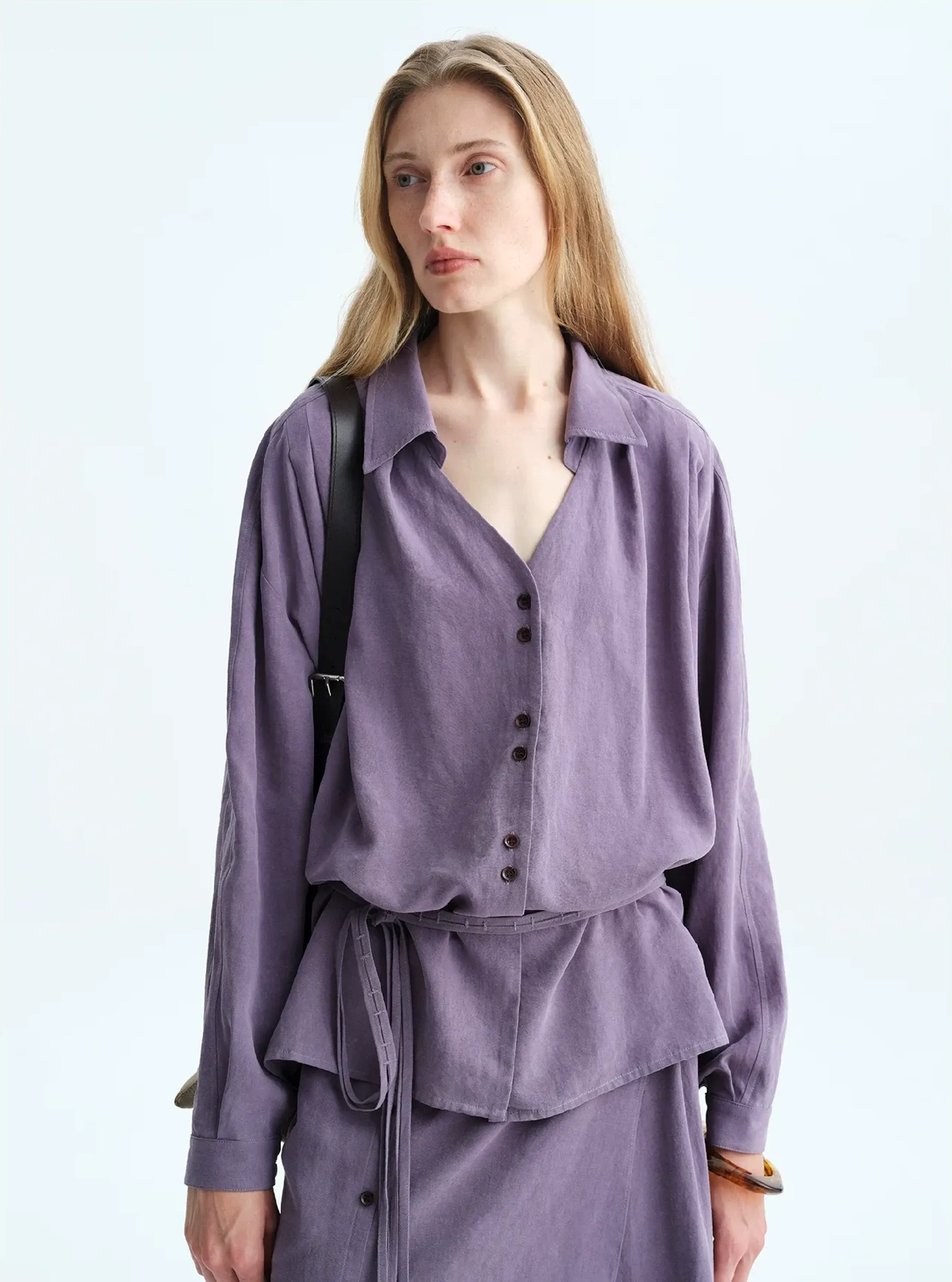 Matte Washed Tencel Linen V-Neck Shirt - Image 9