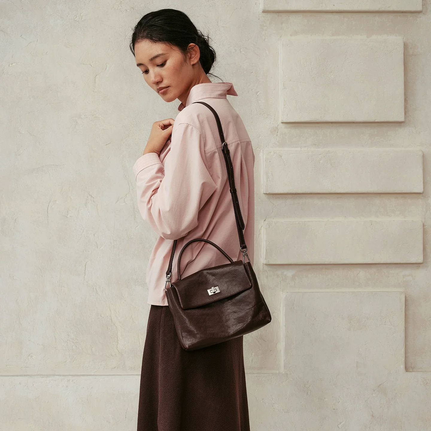 Medium Top-Grain Leather Turn-Lock Bag - Image 3