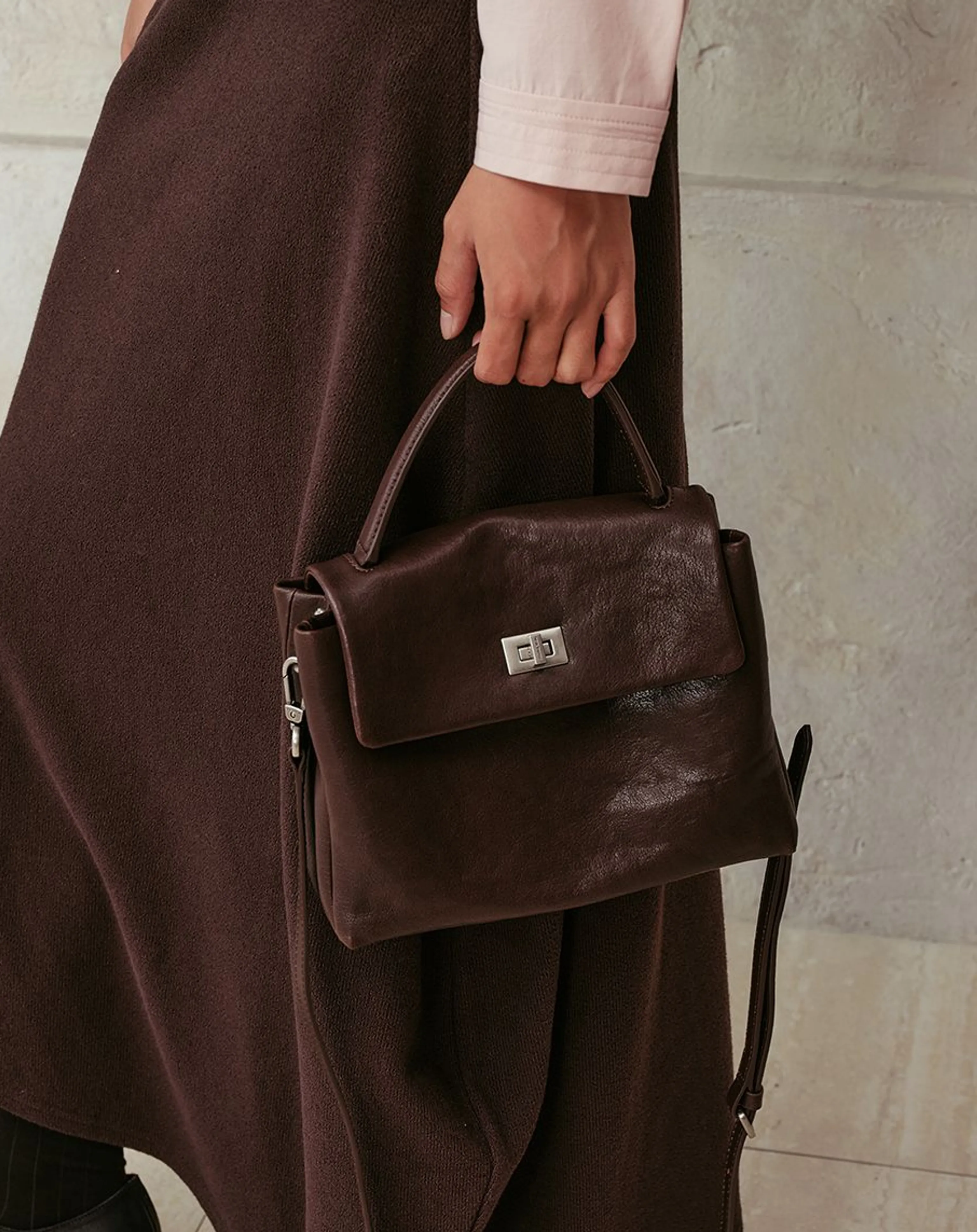 Medium Top-Grain Leather Turn-Lock Bag - Image 4
