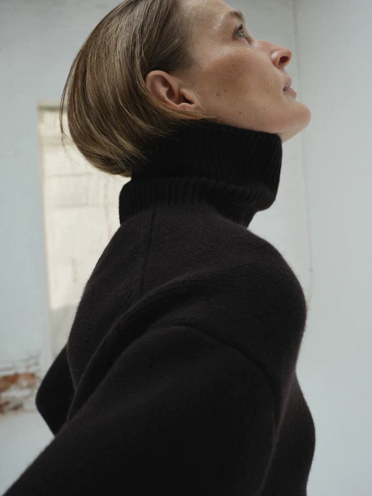 Merino Back-Slit Turtleneck Sweater - Image 5